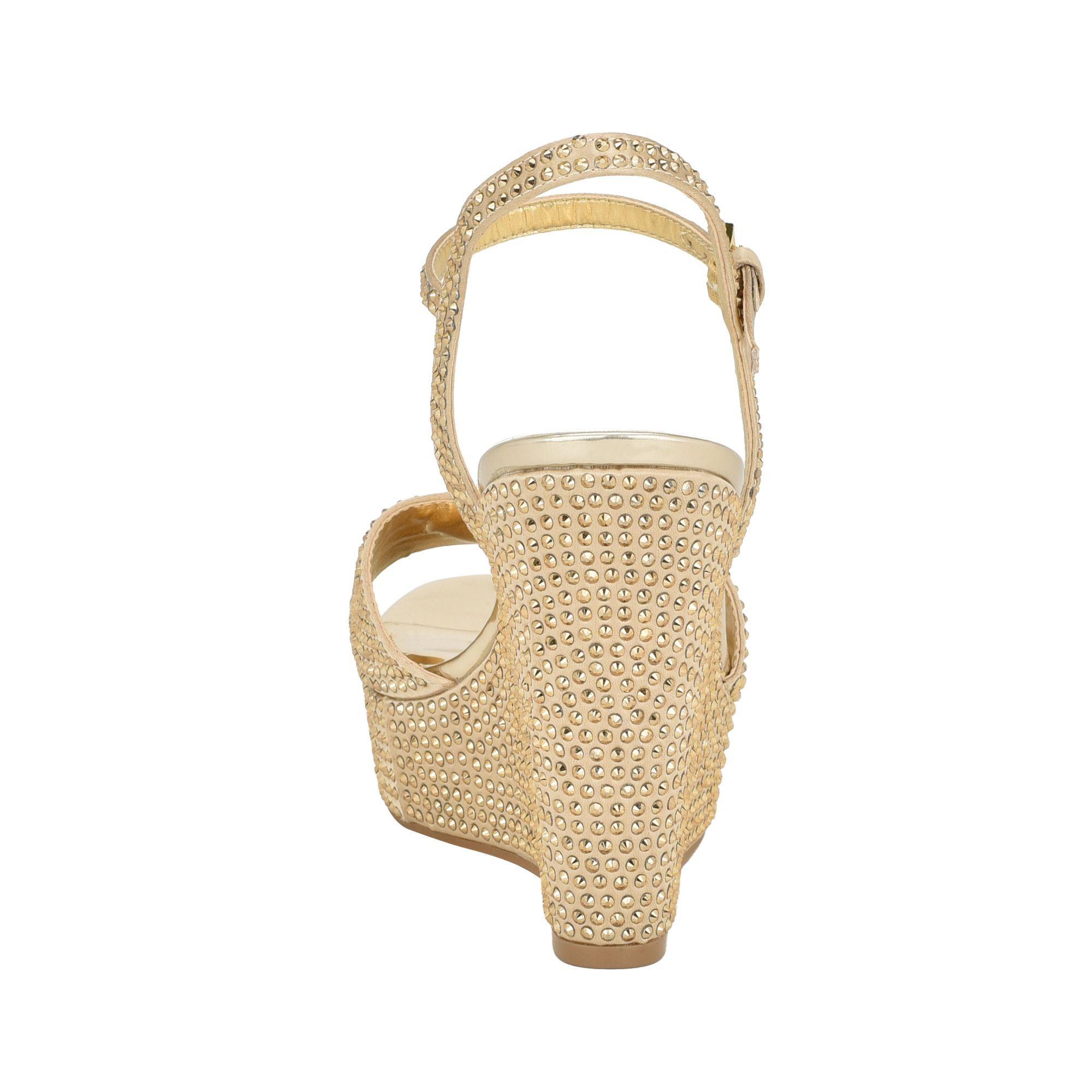 Sandalias Guess Footwear Gwhippa Gol01 Dorado-2