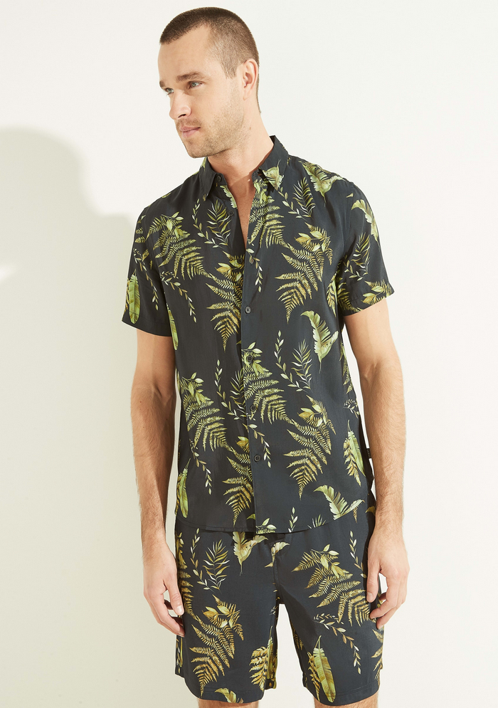 Camisa Guess Ss Sandwash Pheonix Palm P9LM NEGRO-1