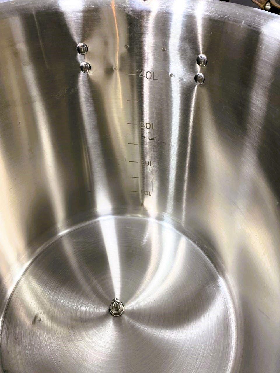 OLLA INDUSTRIAL CON REVOLVEDOR AUTOMÁTICO 40 LITROS-3