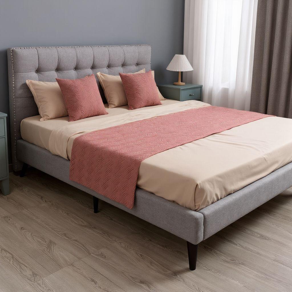 Juego Piecera + 2 Fundas de Cojin Rosa para Dormitorio Moderno -2