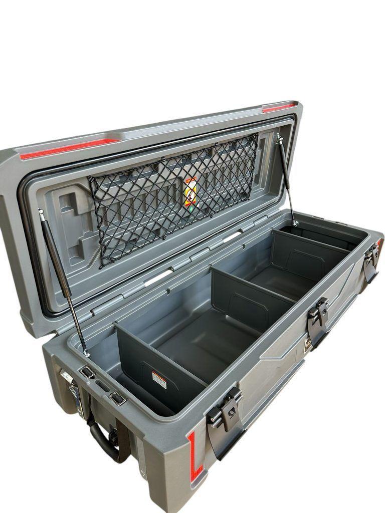 Tool box rotomoldeada TH 110 lt con bombines hidraulicos Volcano-0
