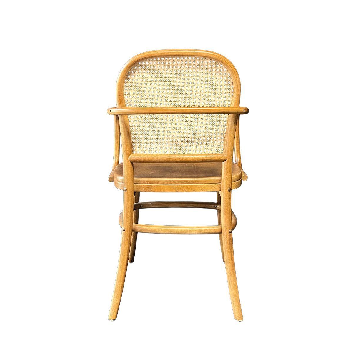 Silla Kevin Con Brazos en Madera de Haya y Respaldo de Ratán Natural-4