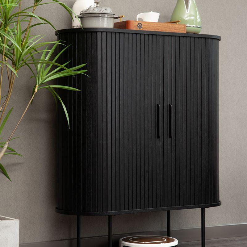 Buffet Alto Oslo madera de roble con puerta corredera negra y patas metálicas 100 × 40 × 118 cm.-4