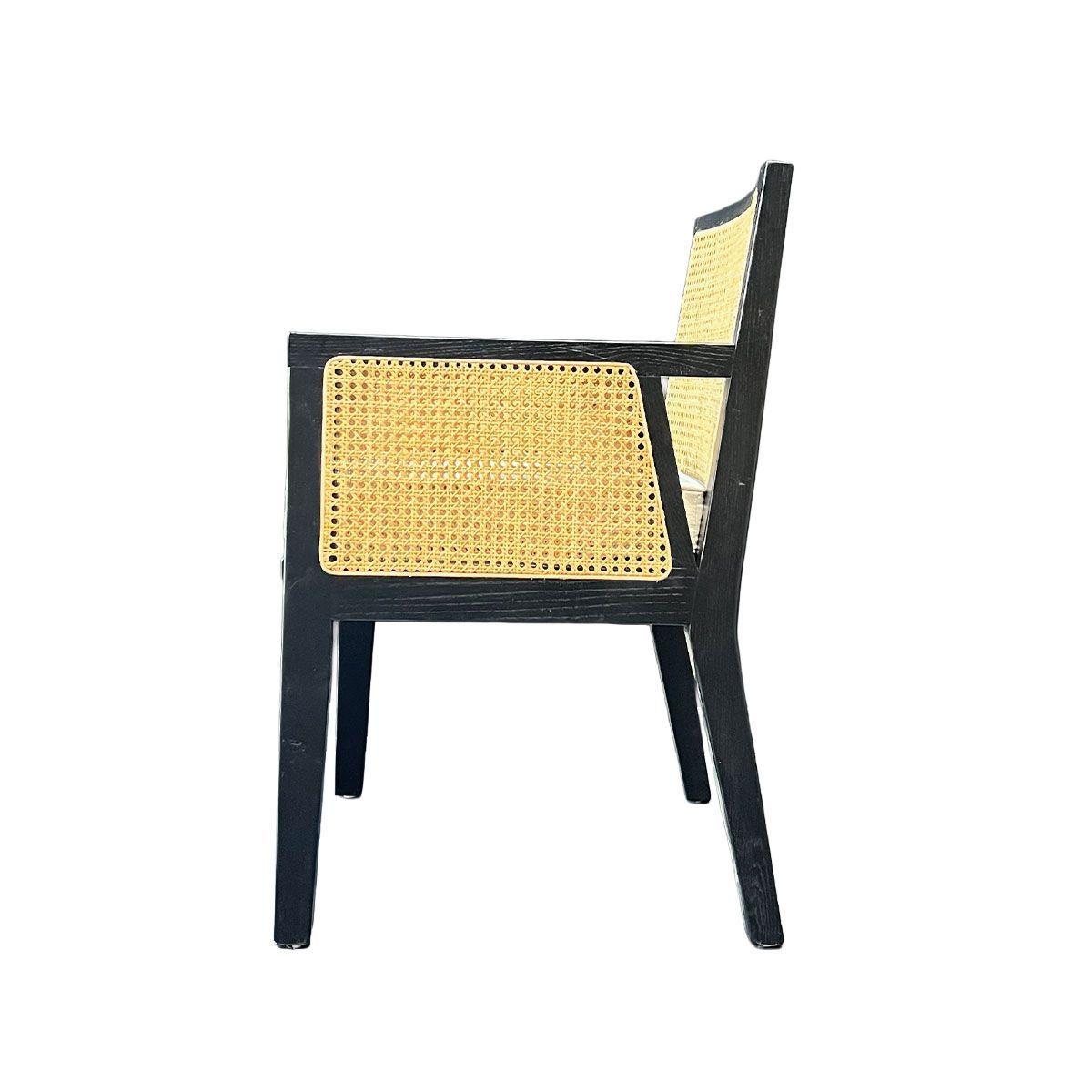 Silla New Naura Con Brazos Negra en Madera de Fresno y Ratán Natural -3