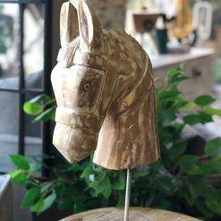 Escultura cabeza de caballo tallada en madera teca-7