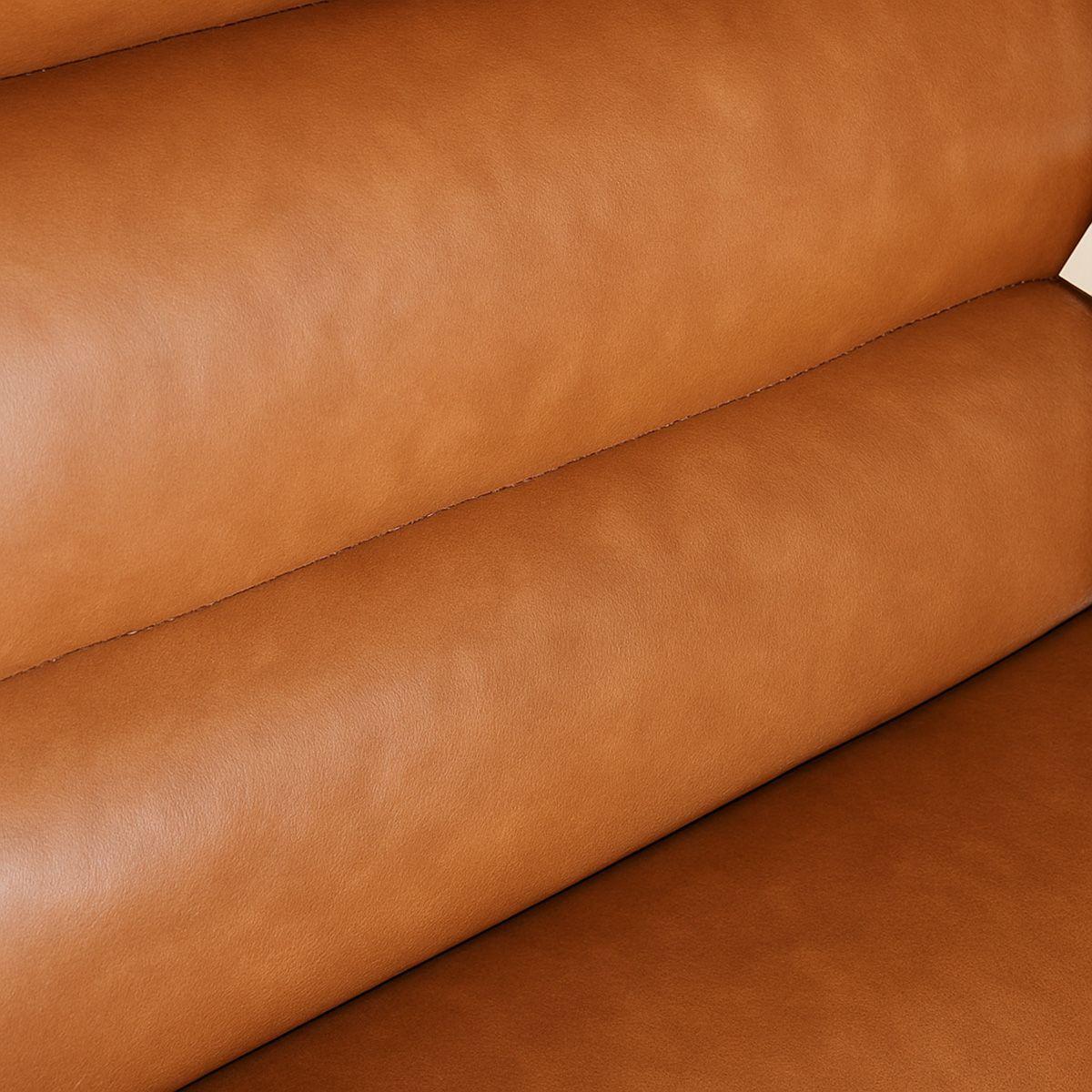 Poltrona Huaru en Ecocuero Café Caramelo con Apoya Pies  75x82 cm  52x50x34 cm -5