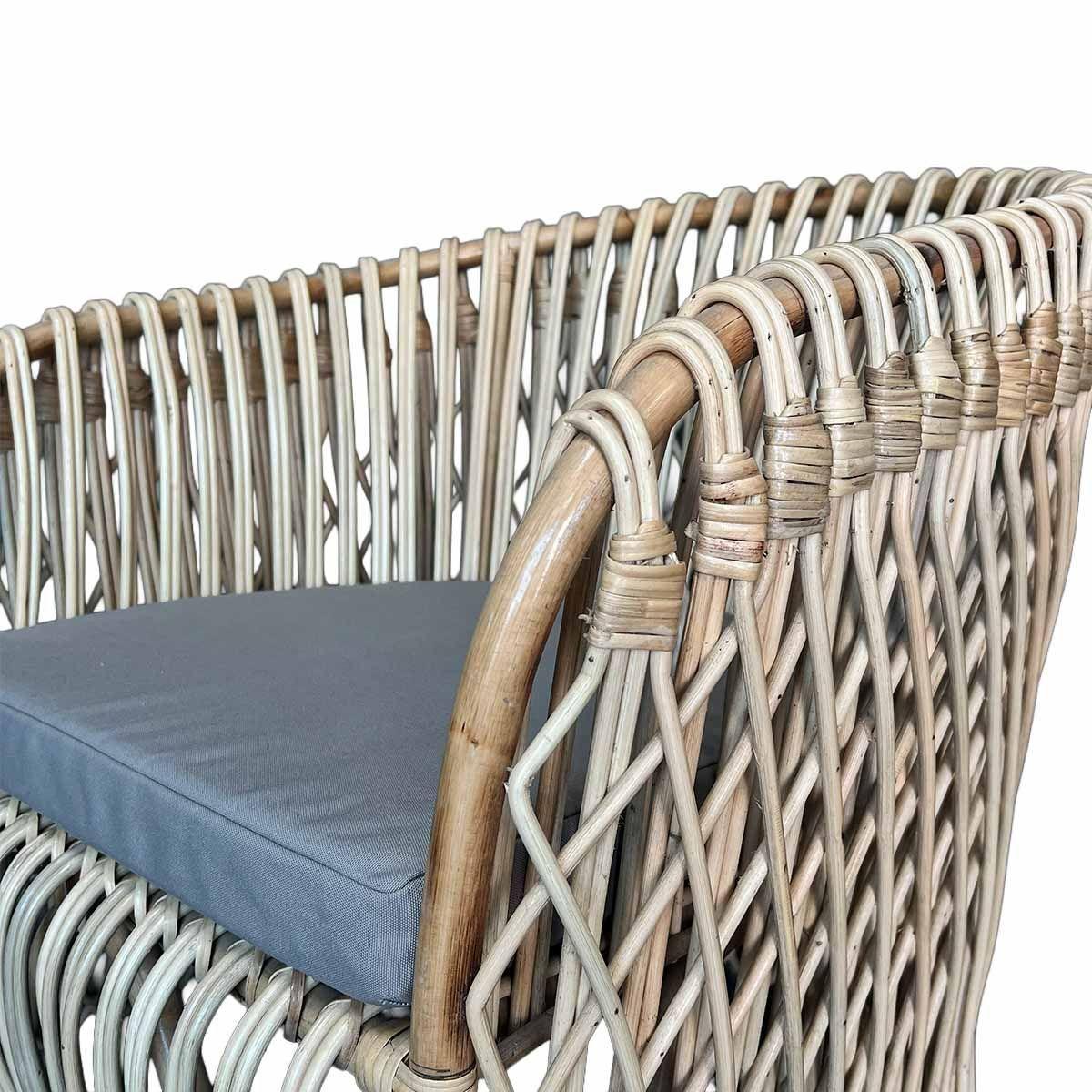 Sitial Nuzi de Rattan Natural con Cojin Gris para Living y Dormitorio-6