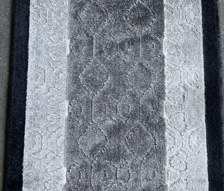 Alfombra de Pasillo Gris  67 cm x 3 metros con Goma Sin Overlock-2