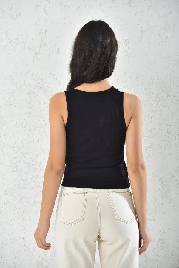 Camiseta Negra Sin Mangas para Mujer-2