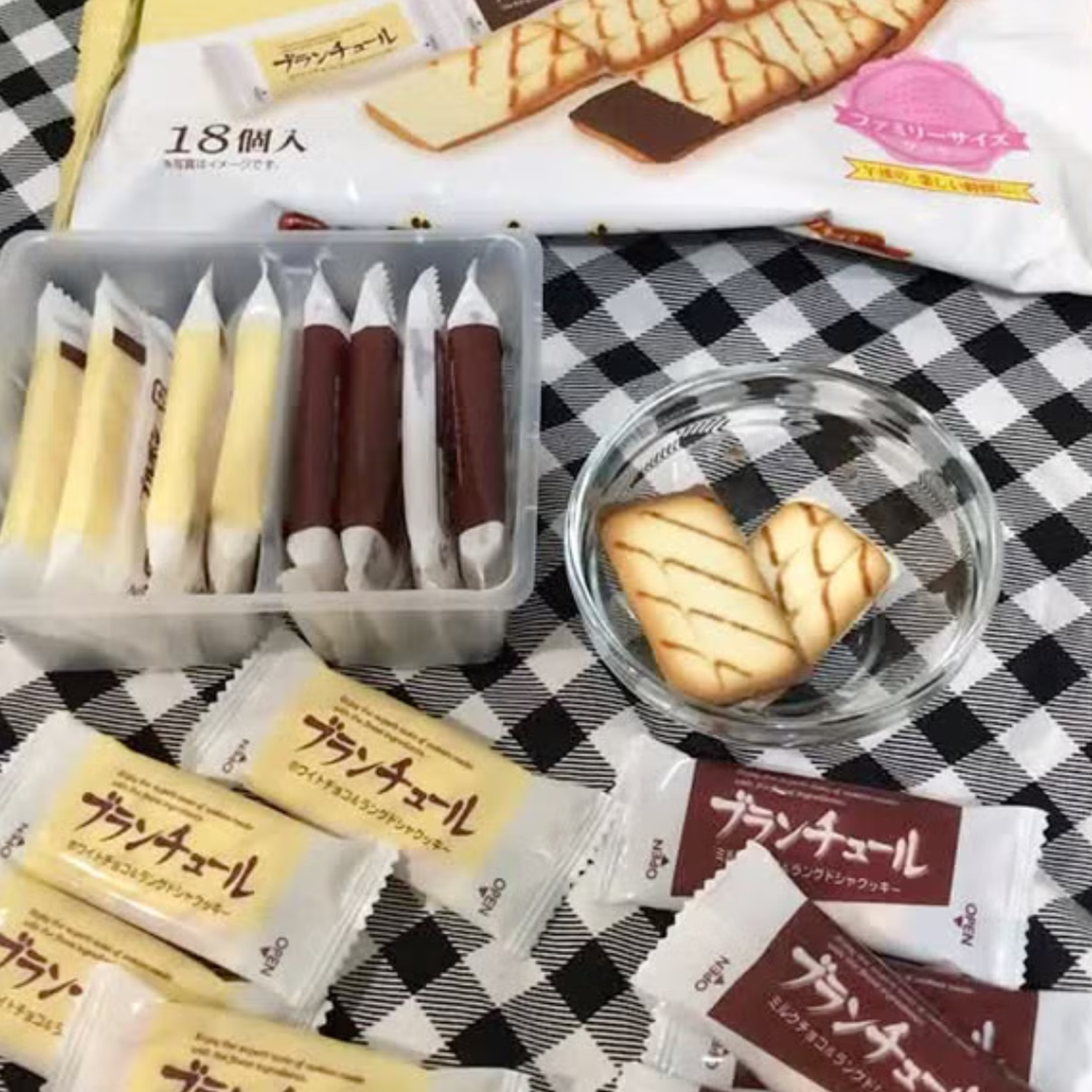 Galletas Mix Chocolates Blancos Bourbon 140.4 Gr 18 Unid.-3