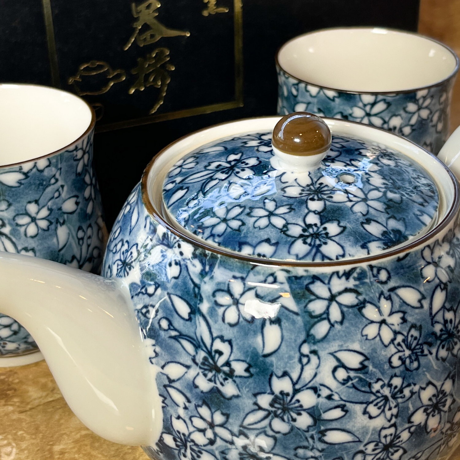 Set Tetera Japonesa Arita Ware Diseño Sakura Azul-5
