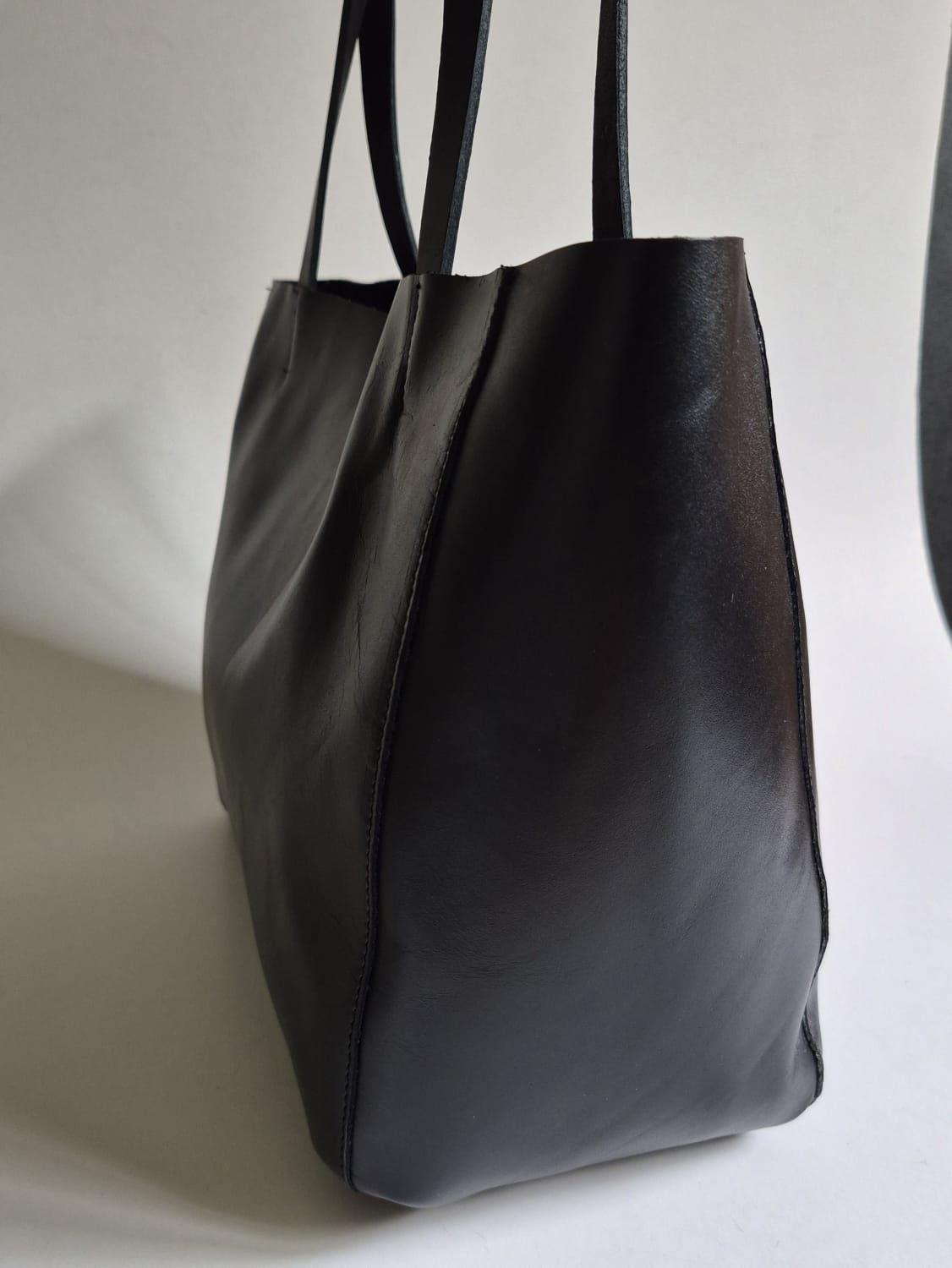 Cartera Cuero Negro Tote Petit-2