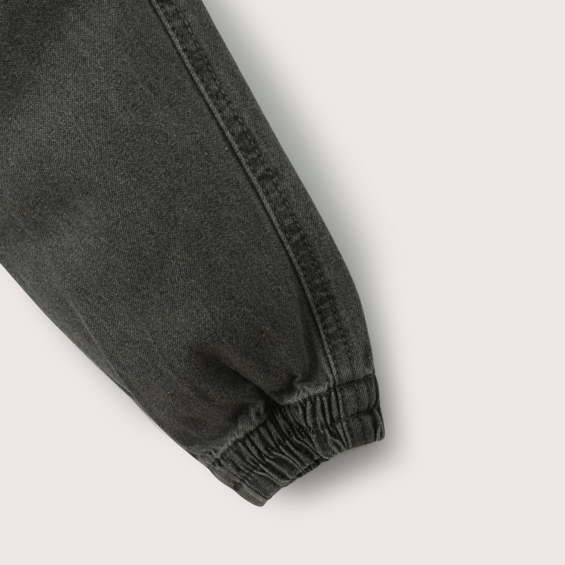 Jeans jogger grafito de niño-4