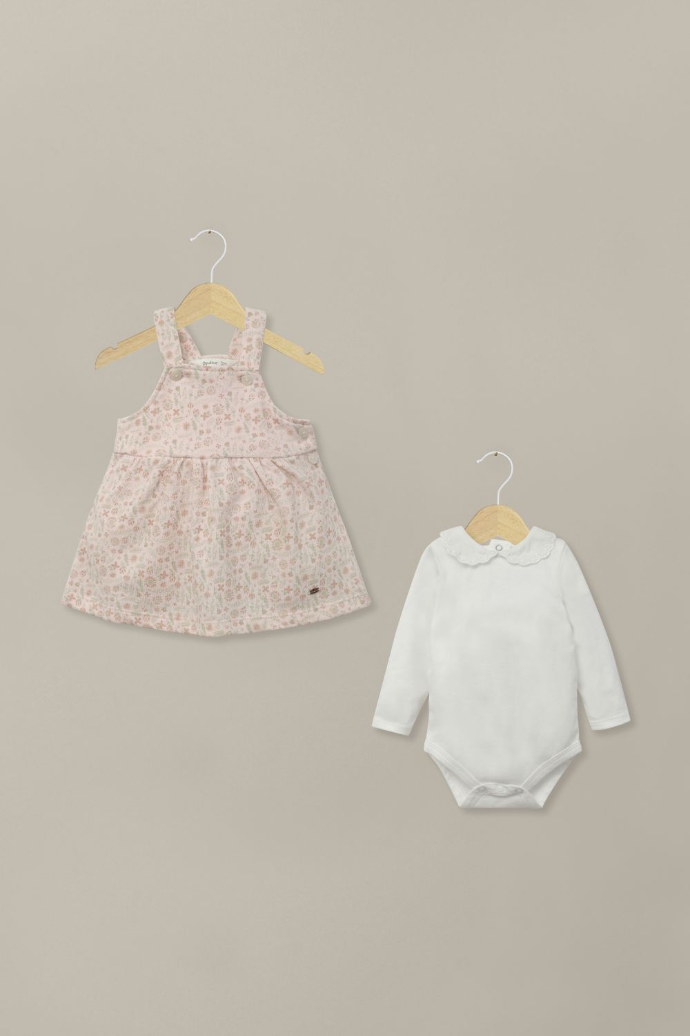 Conjunto jumper rosado con body de bebé niña-0