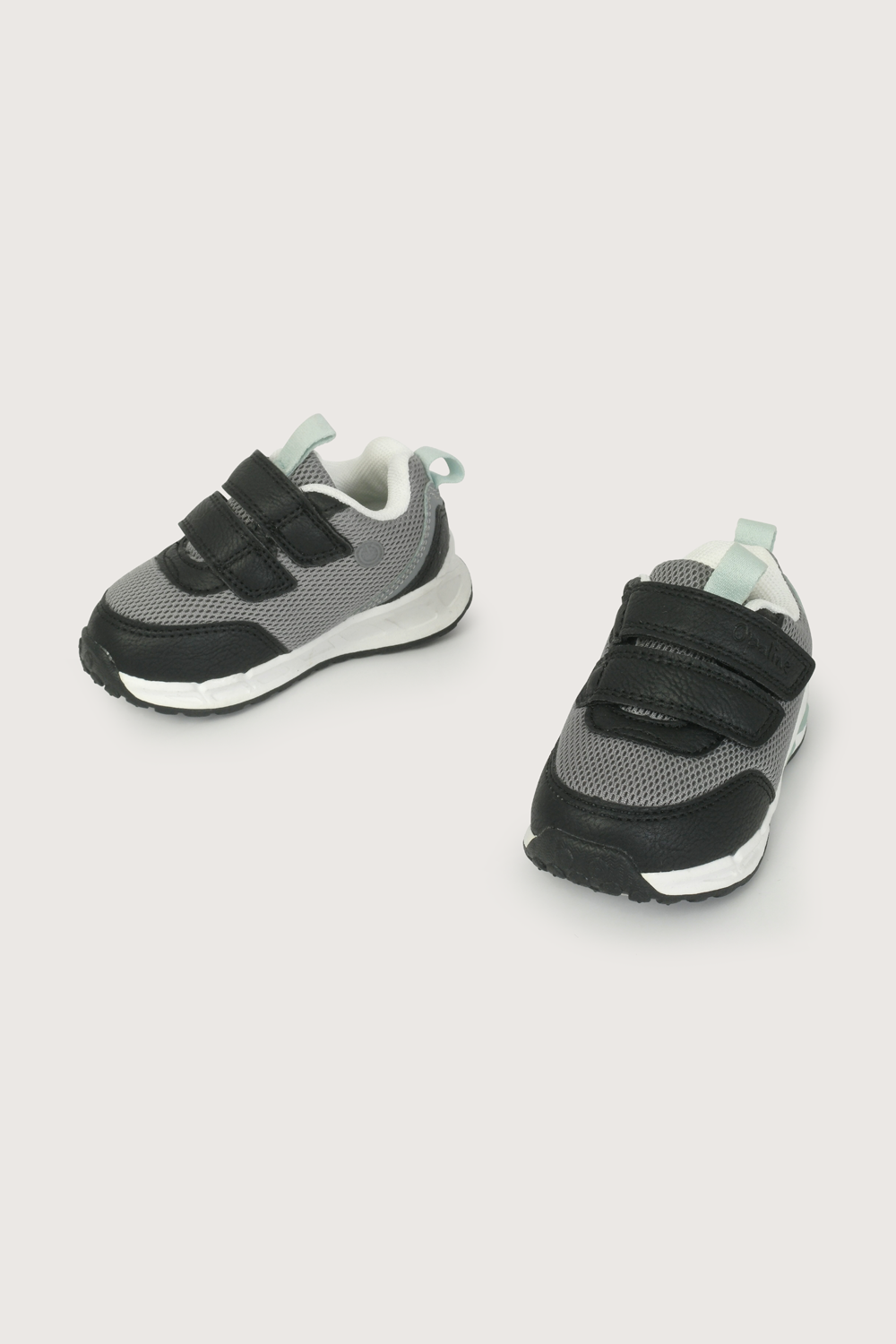 Zapatilla luz negra de niño-3