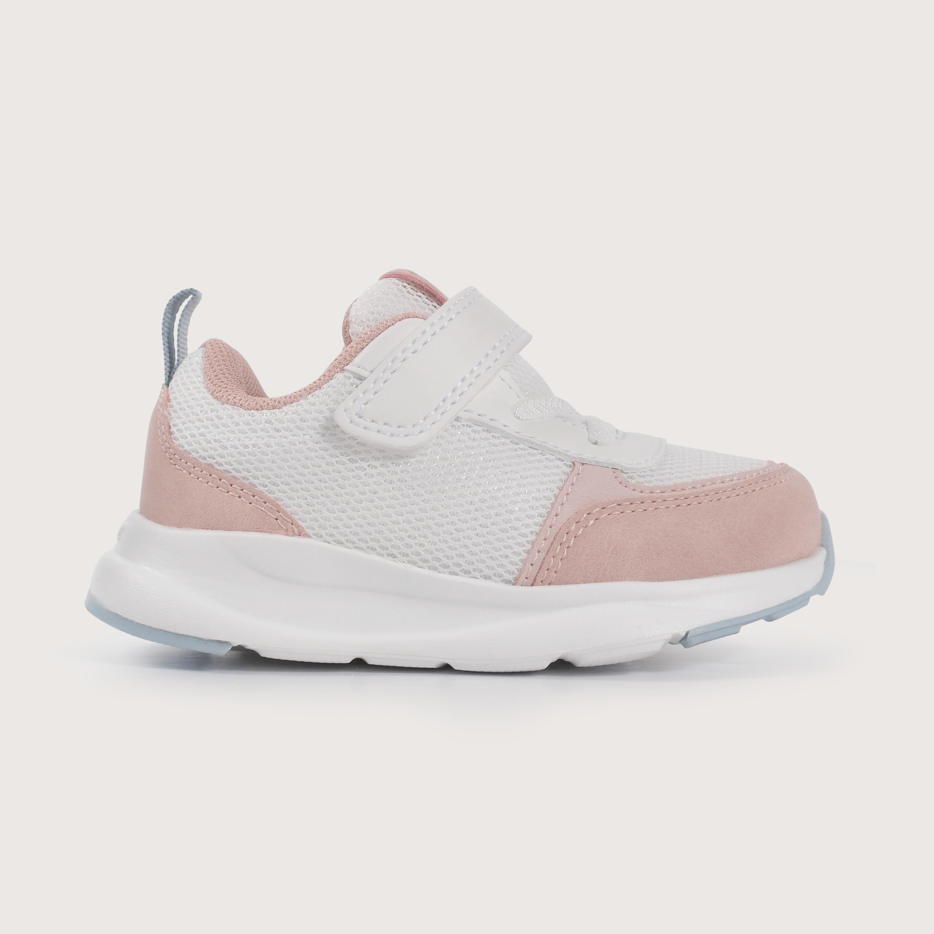 Zapatilla deportiva blanca con velcro de niña-1