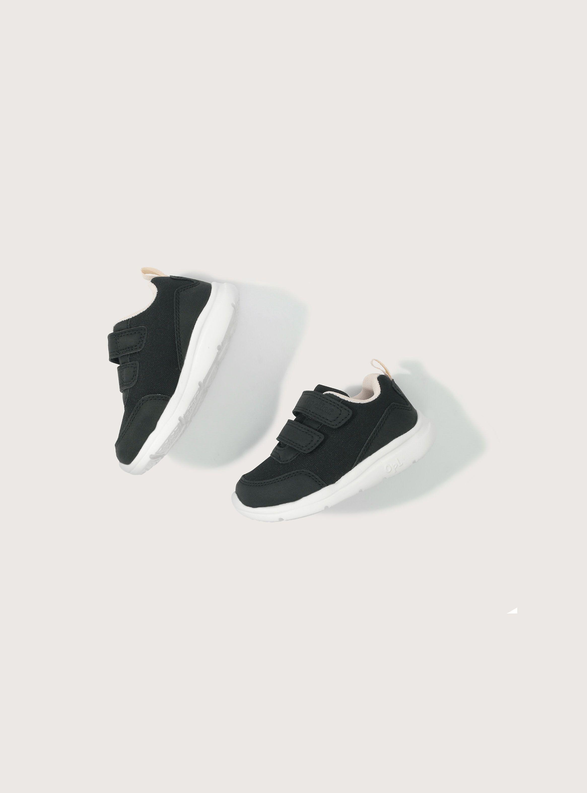 Zapatilla Negra de Niño-3