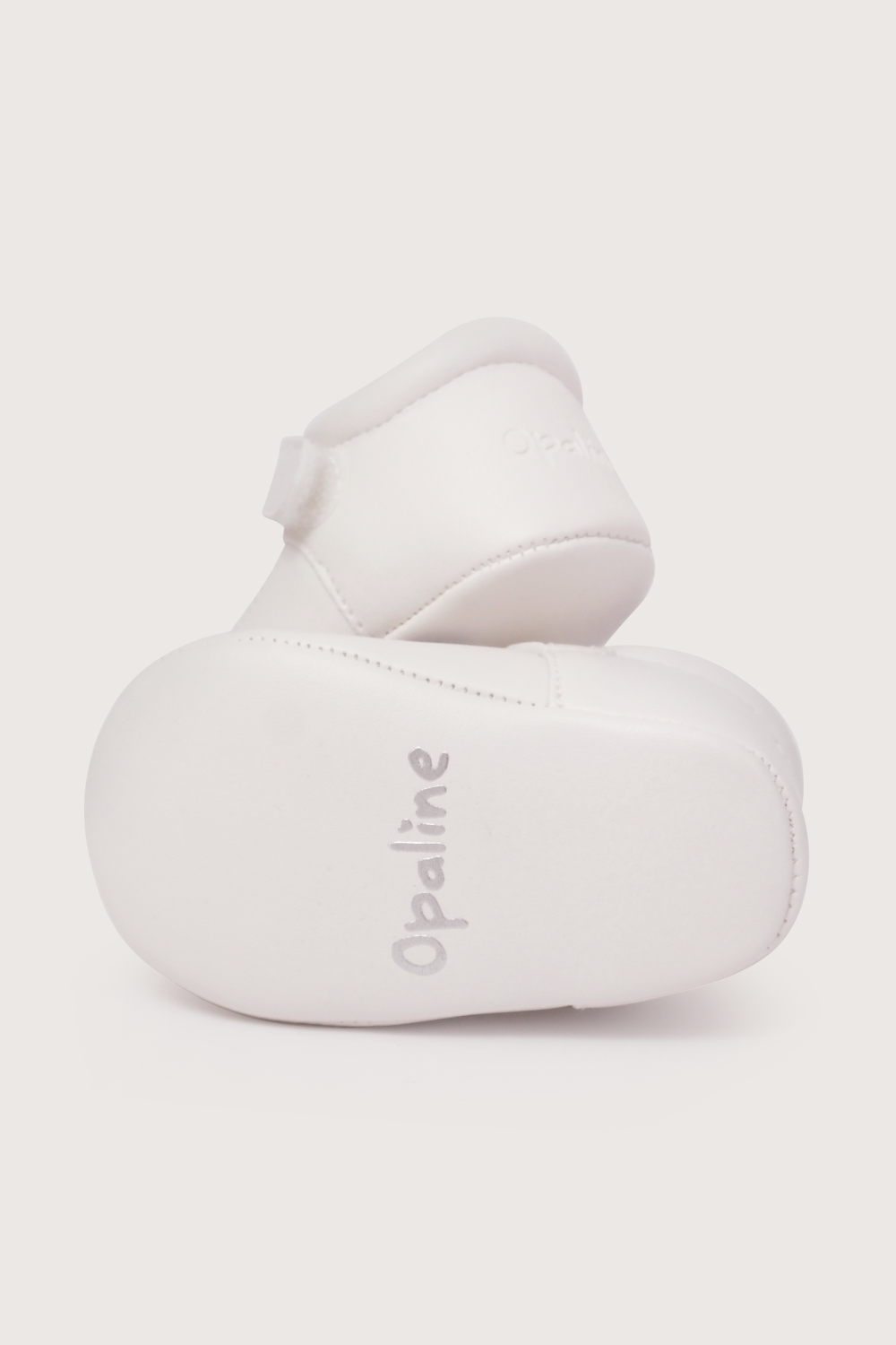 Reina bebé blanca de niña-2