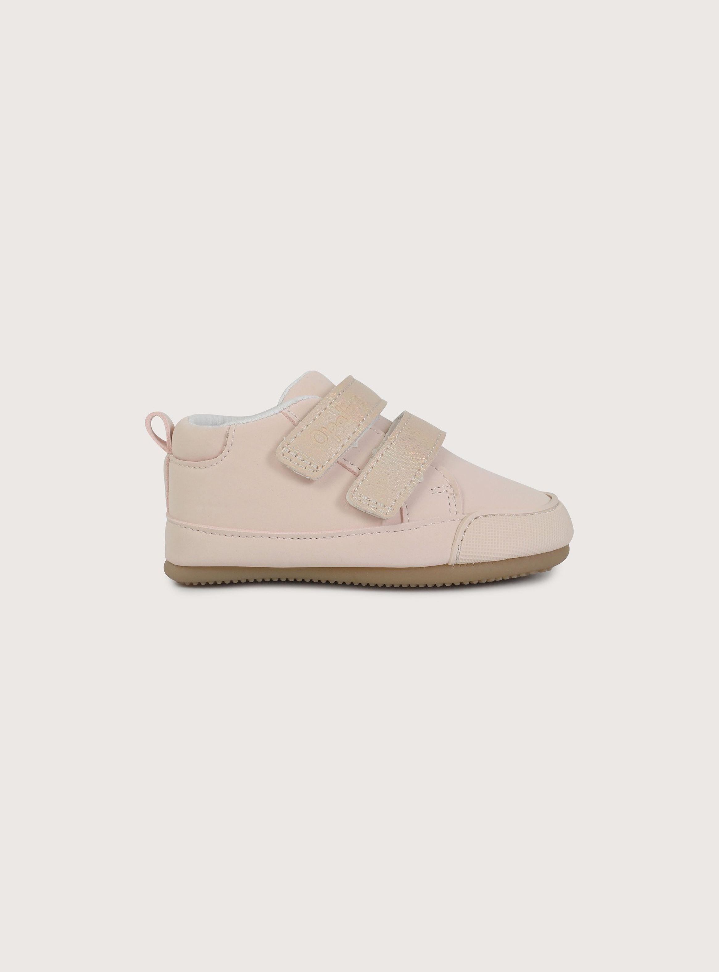 Zapatilla ultra flexible rosada de niña-1