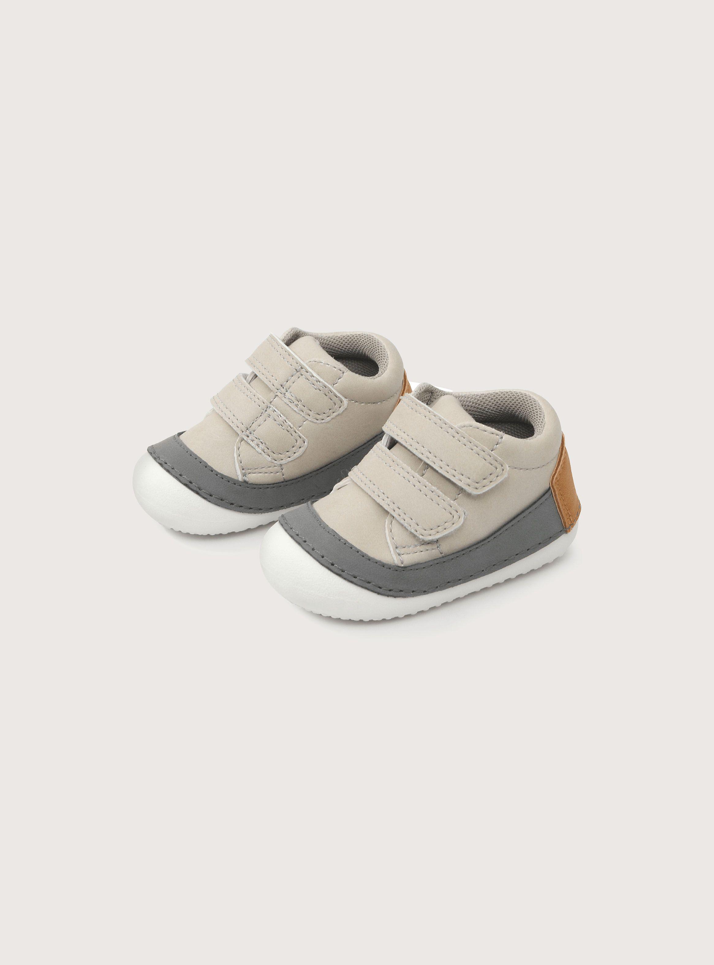 Zapatilla Gateador Gris de Niño-0