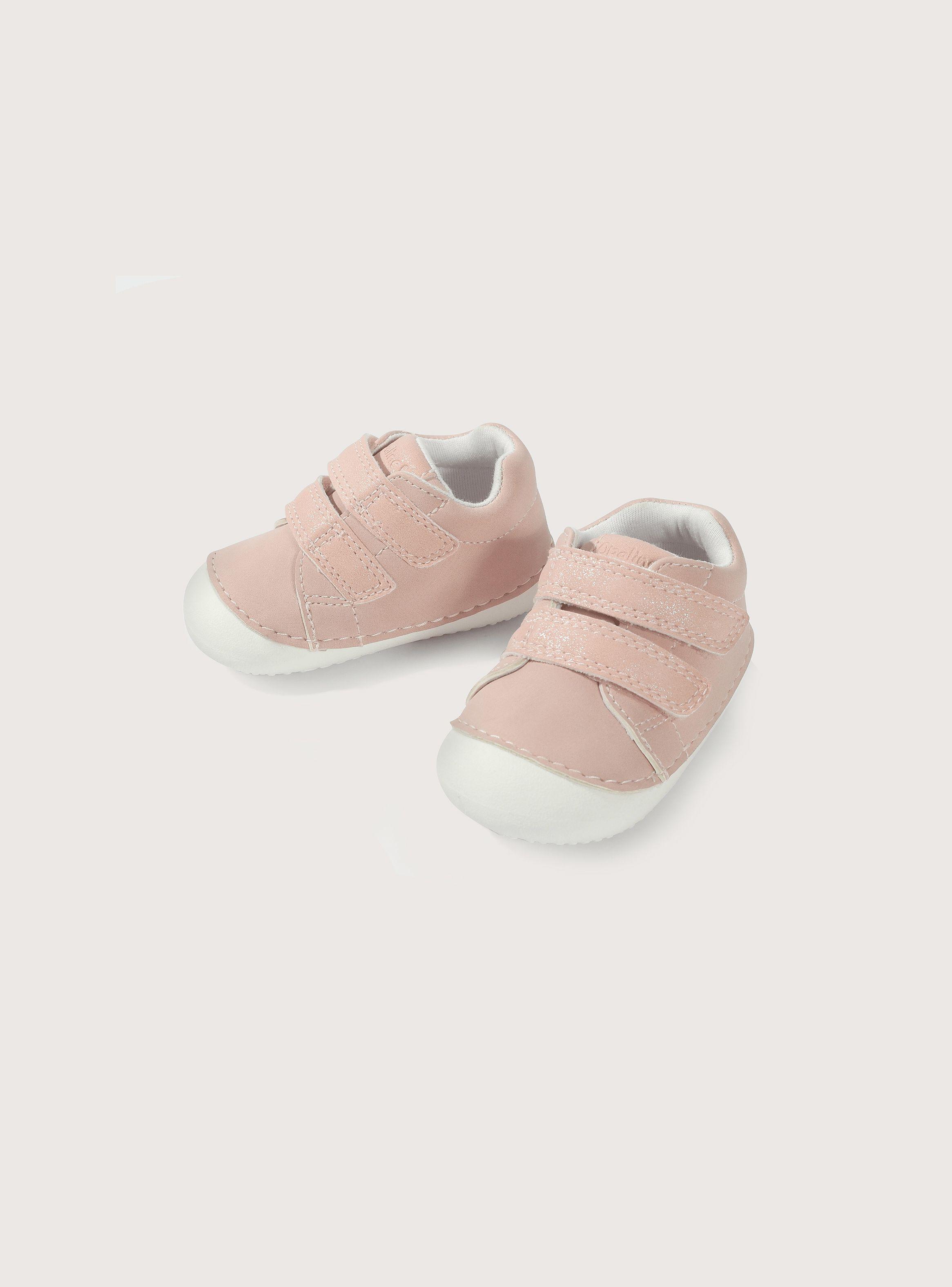 Zapatilla rosada de niña con velcros para gatear-3