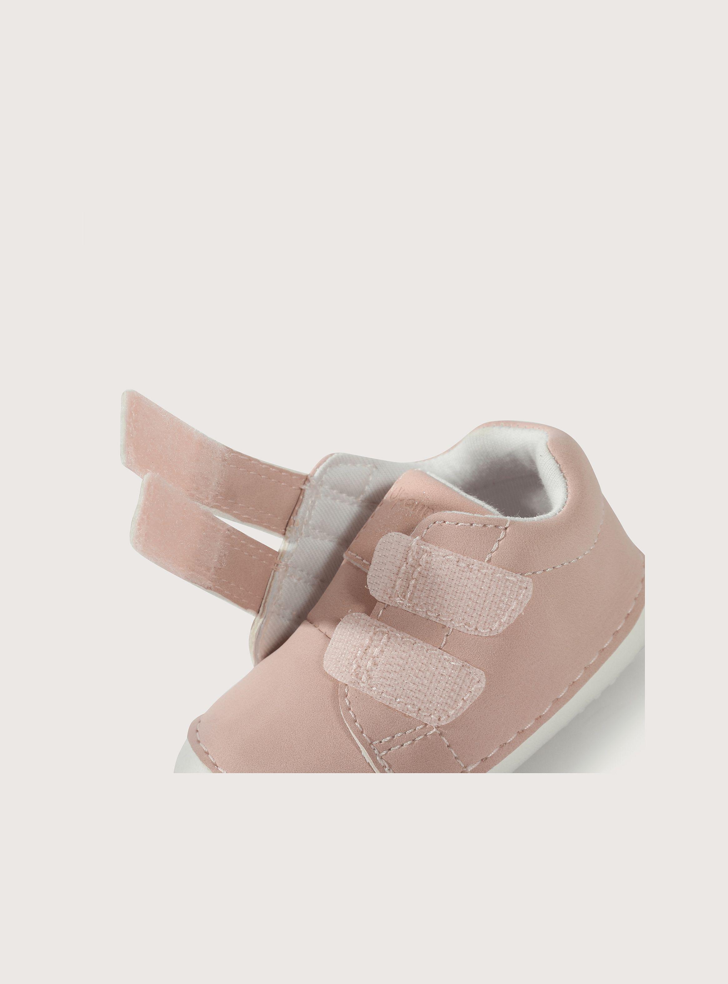 Zapatilla rosada de niña con velcros para gatear-5