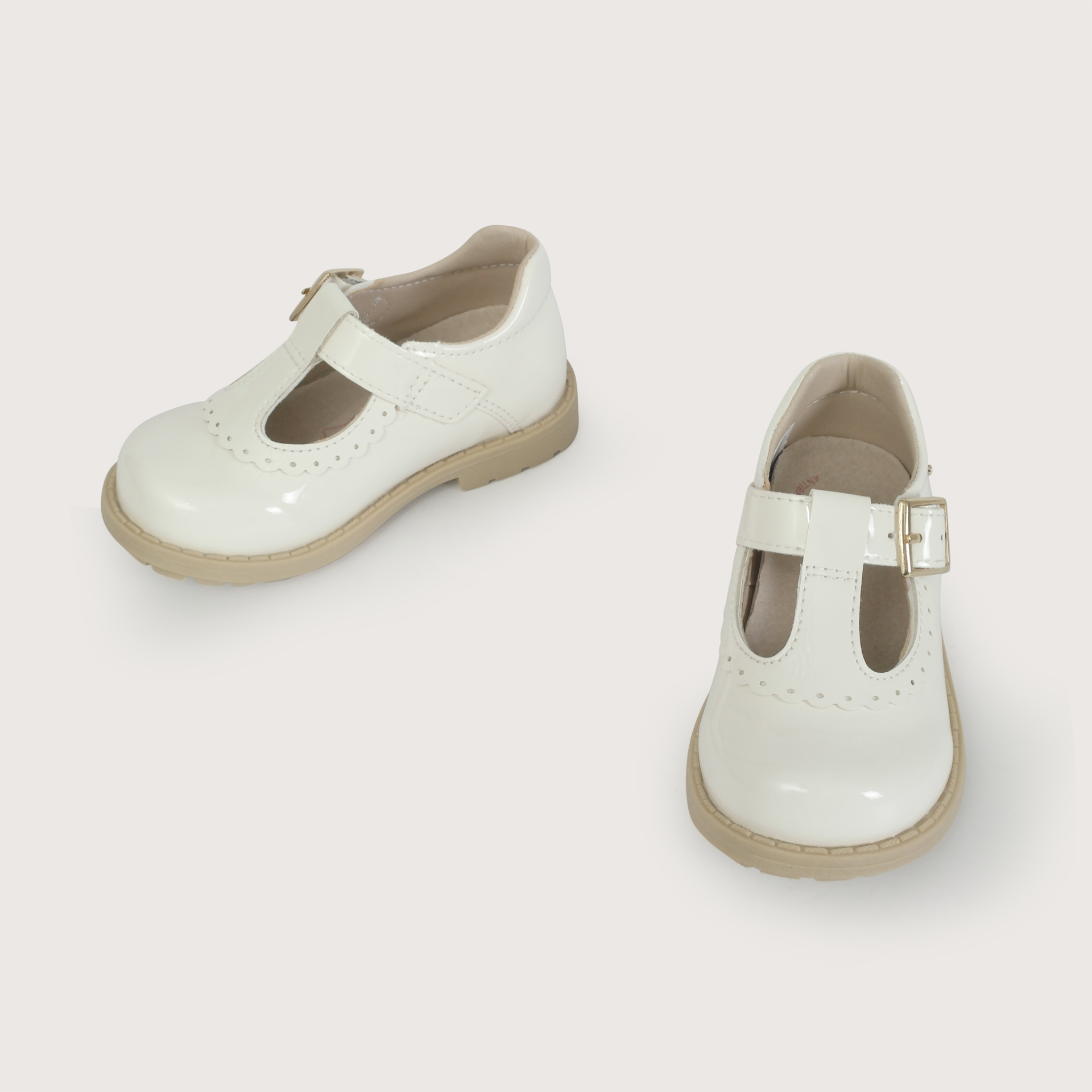 Reina charol blanca de niña-3