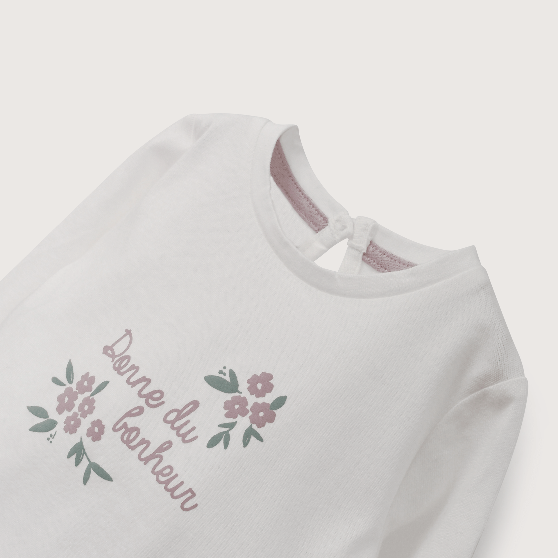 Polera manga larga blanca con estampado de niña-3