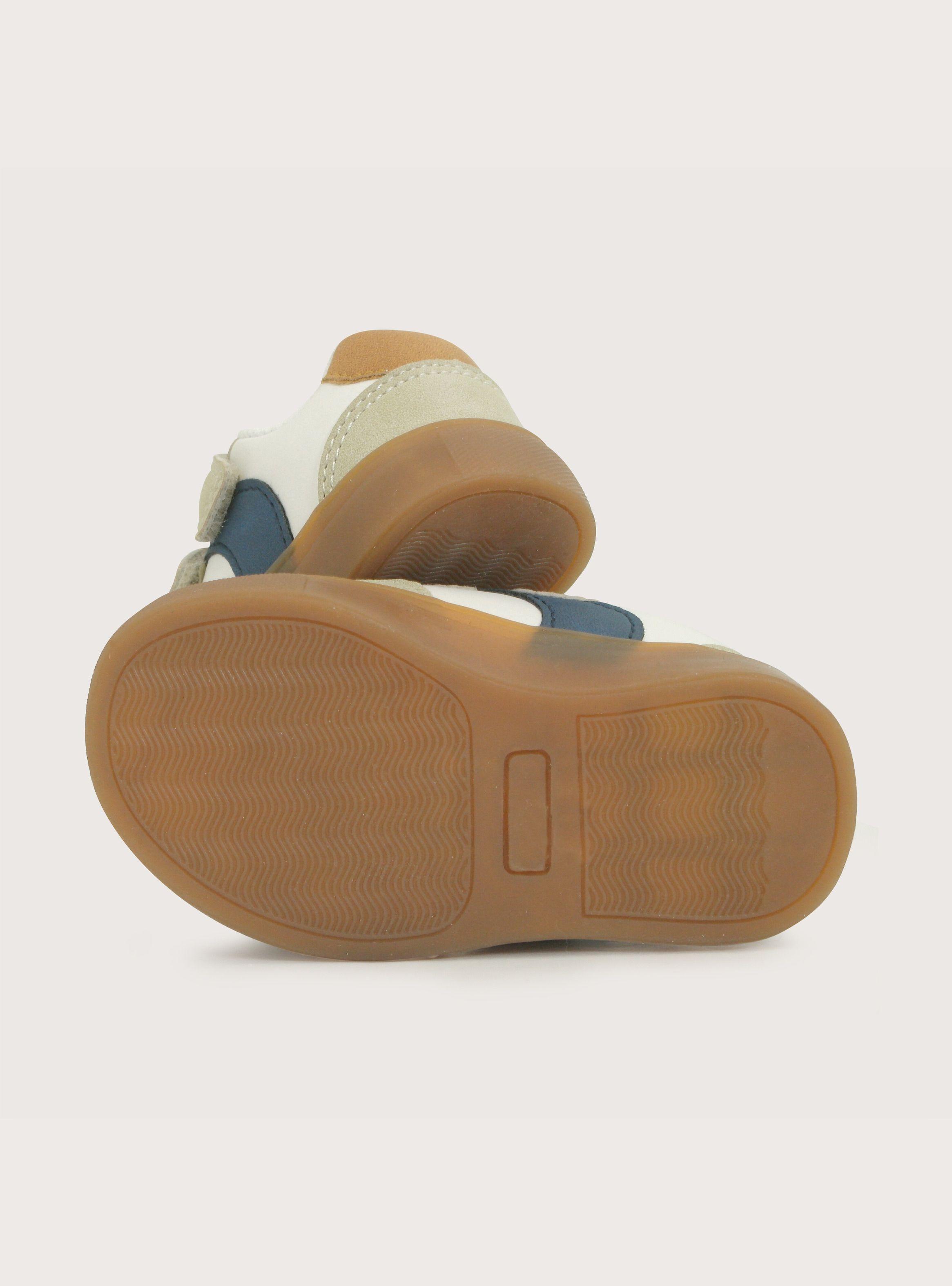 Zapatilla Niño Blanco Con Detalle Azul-5