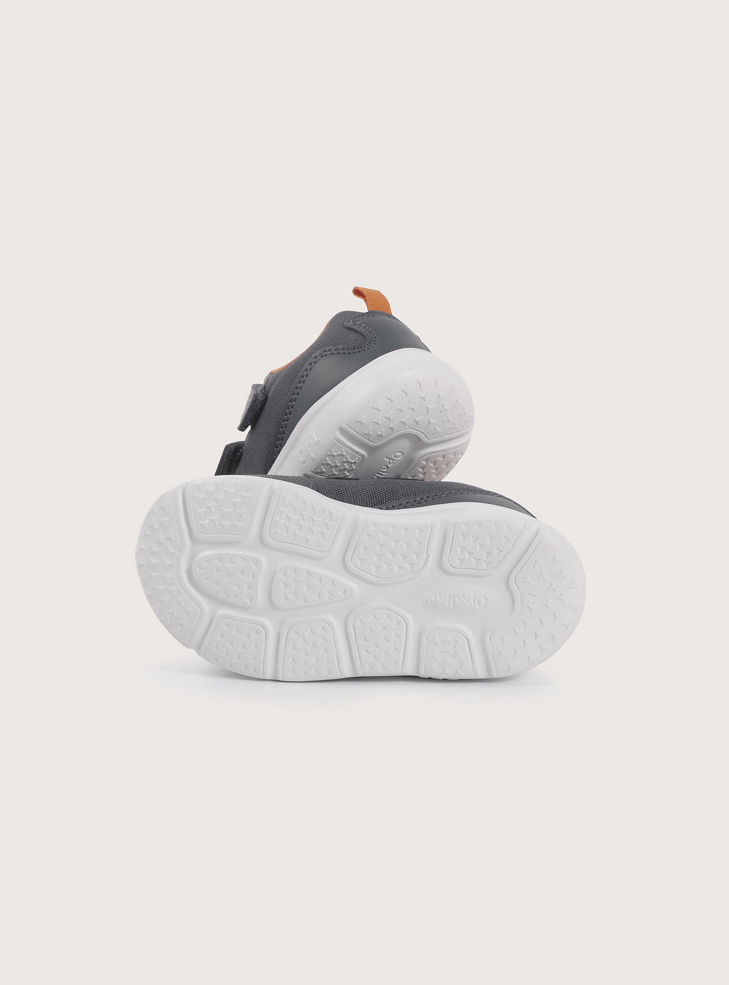 Zapatilla deportiva gris de niño-2