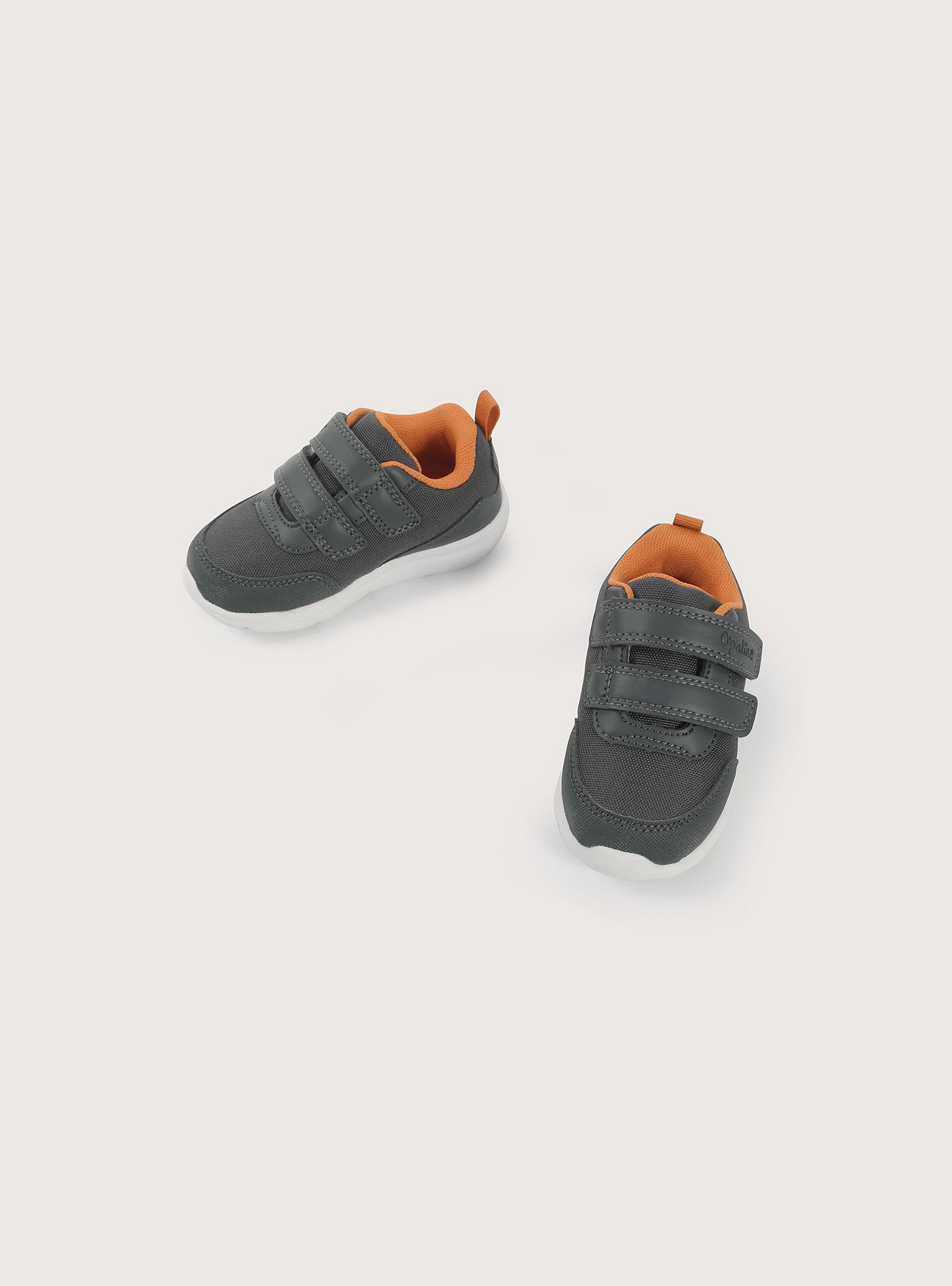 Zapatilla deportiva gris de niño-3