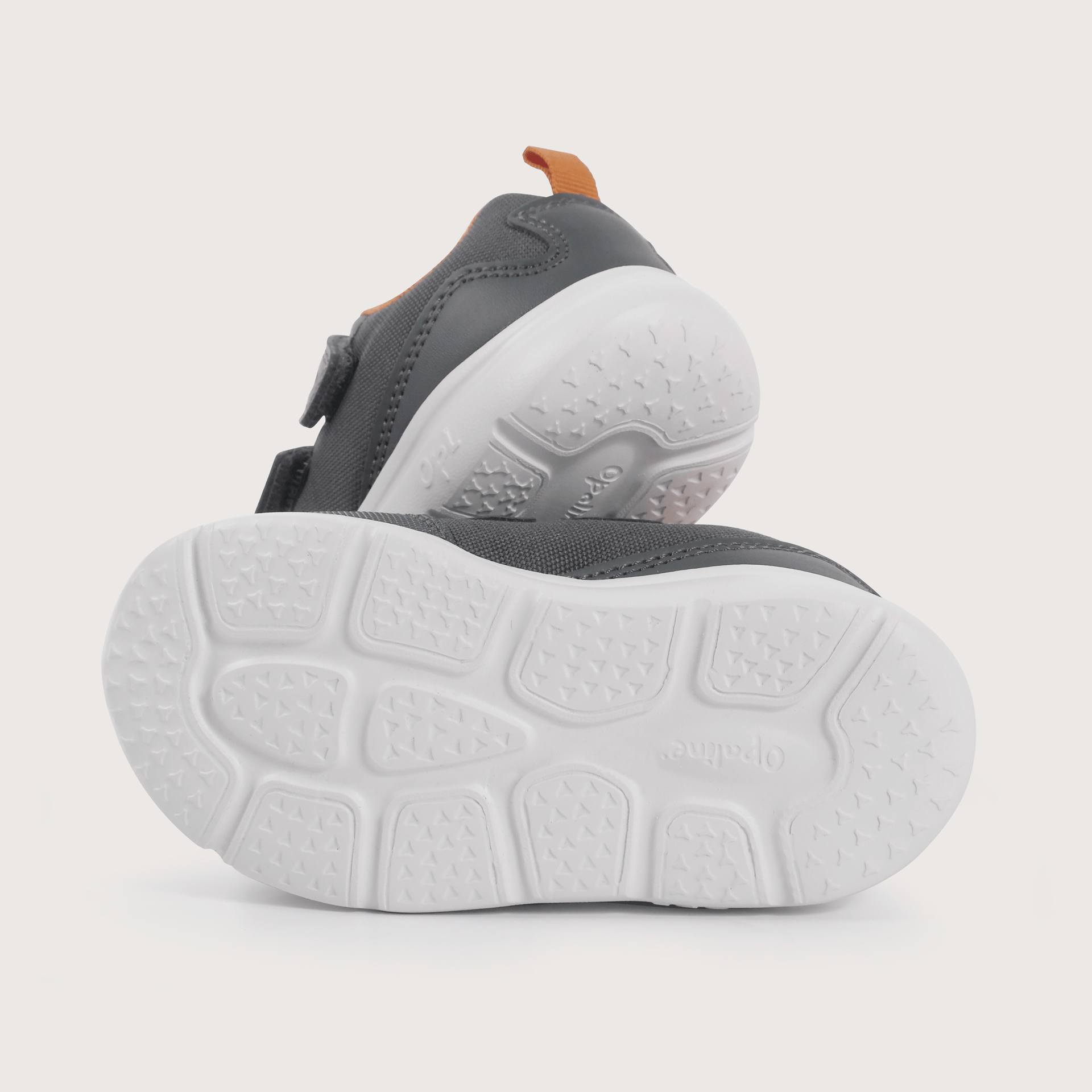 Zapatilla deportiva gris de niño-2