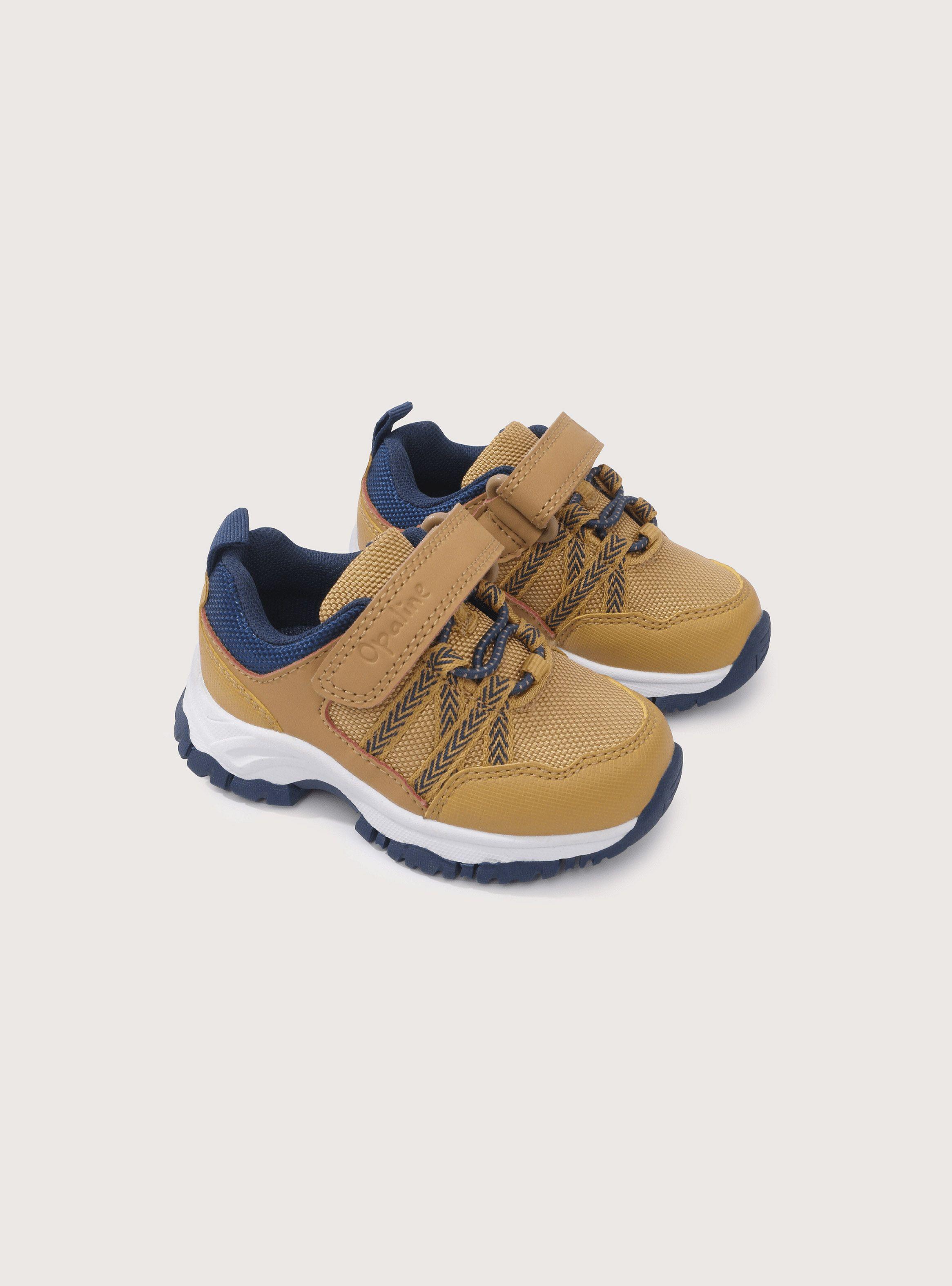 Zapatilla Outdoor Mostaza de Niño-0