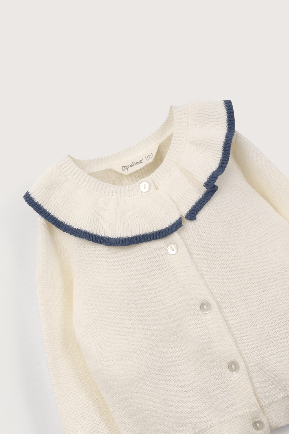 Chaleco blanco con cuello de niña-3