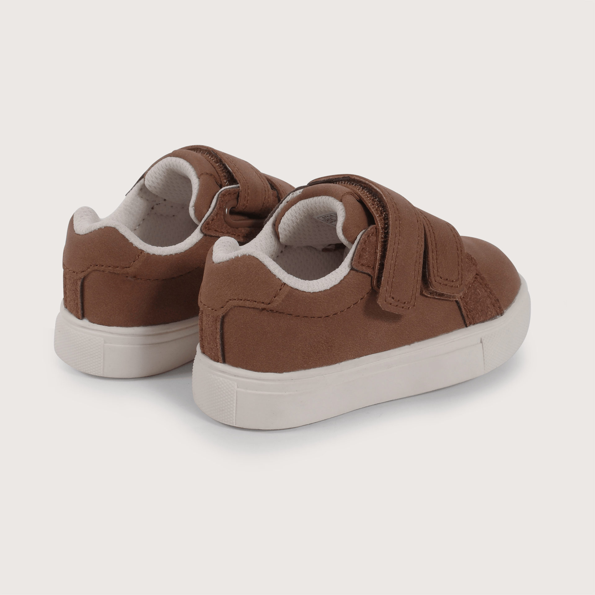 Zapatillos primeros pasos café de niño-4