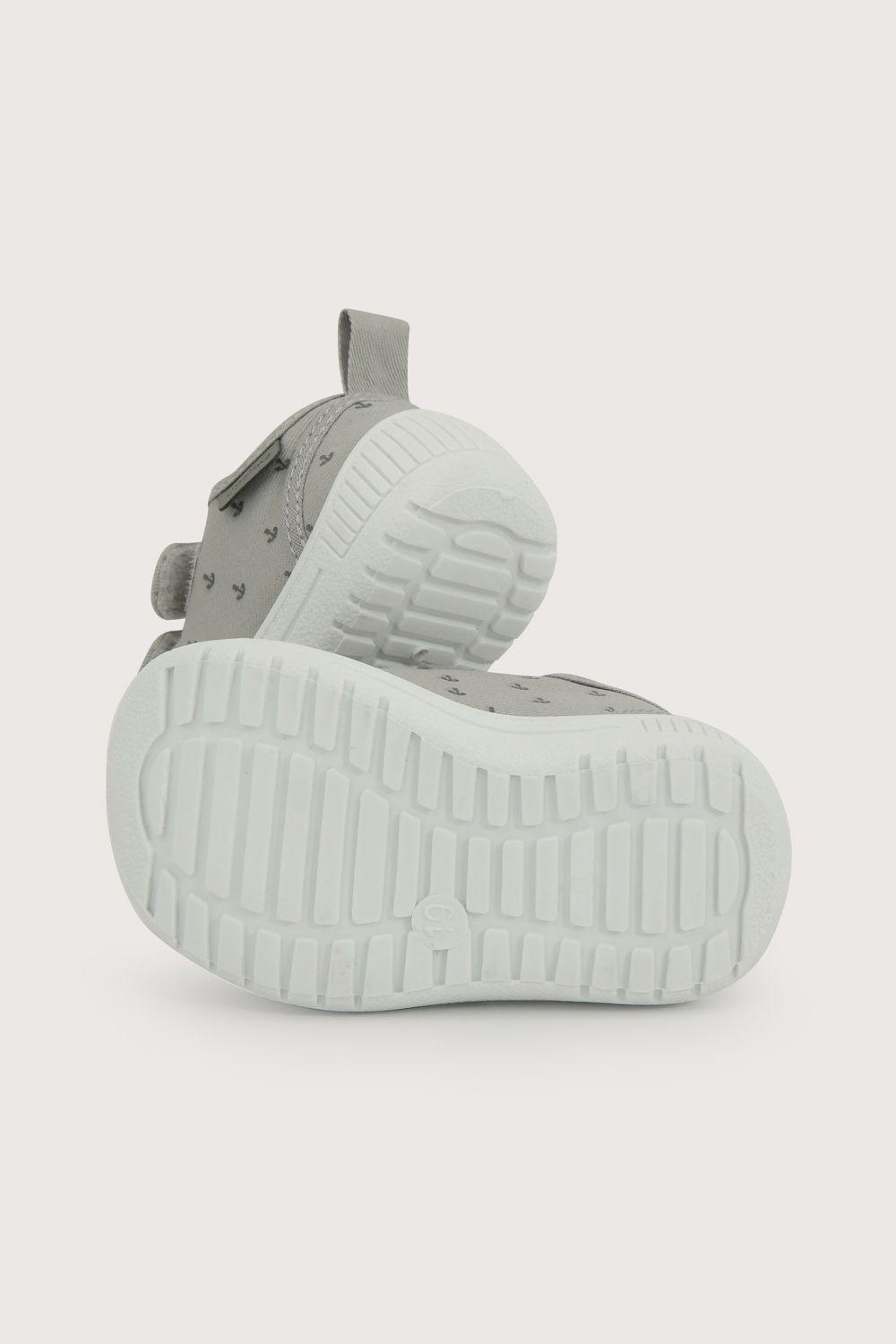 Zapatilla primeros pasos gris de niño-2