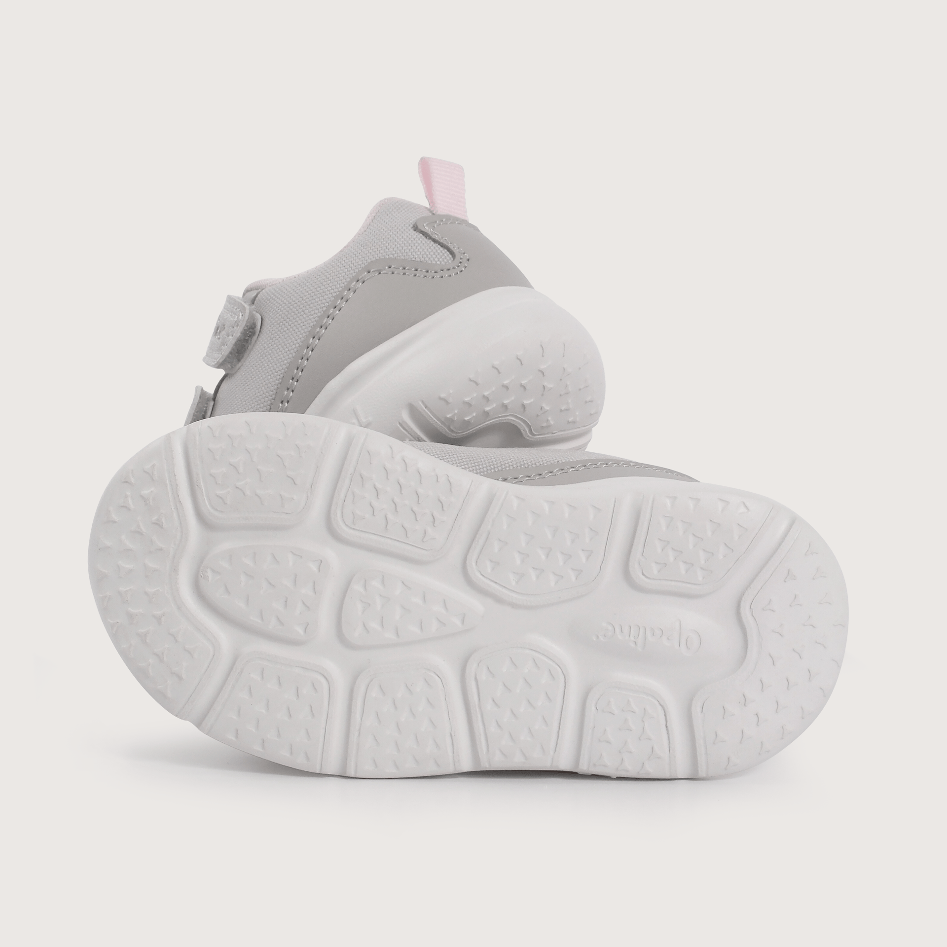 Zapatilla deportiva gris de niña-2