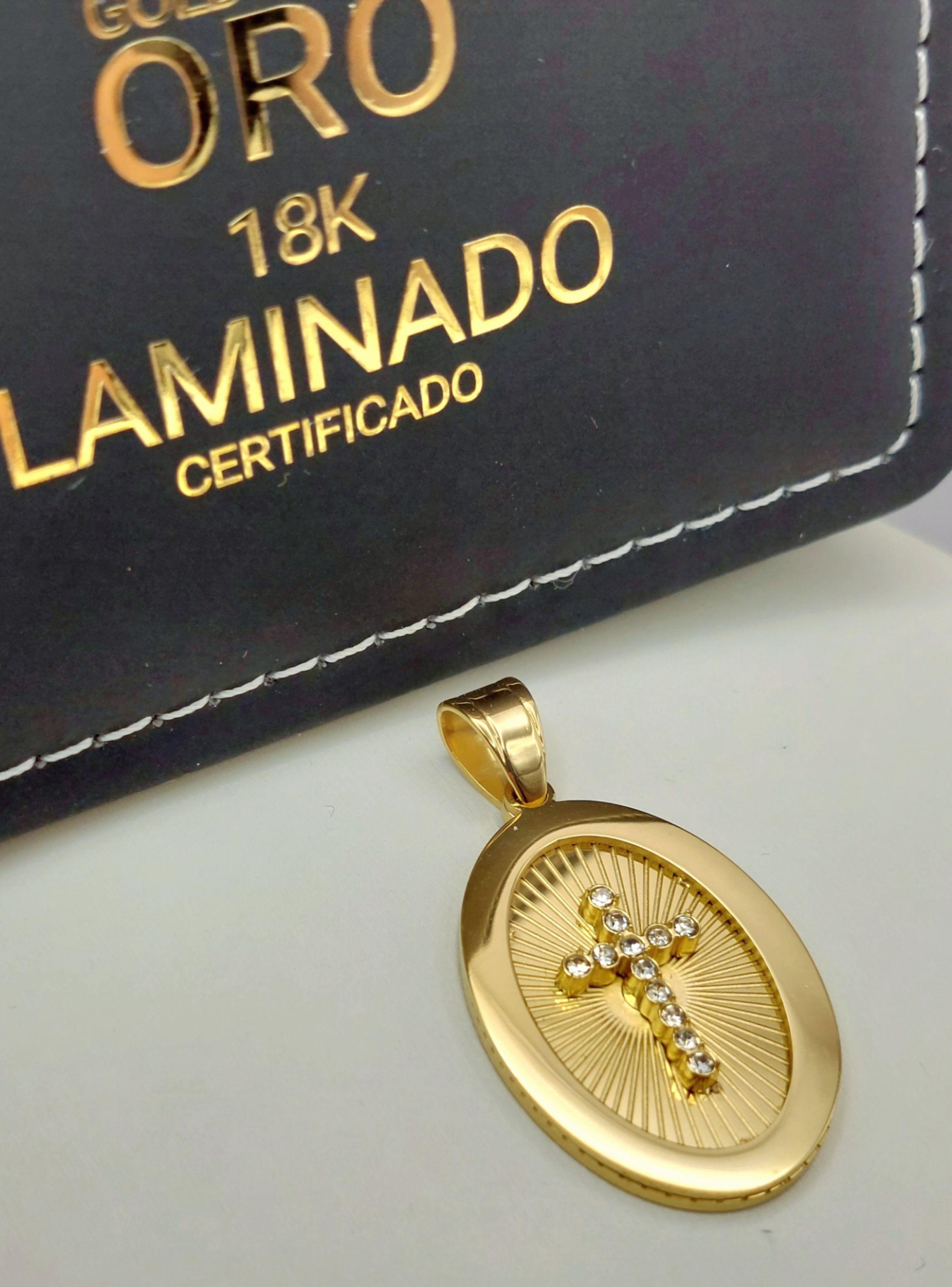 Medalla de Oro Laminado con Dije Ovalado con Cruz de Brillantes -3