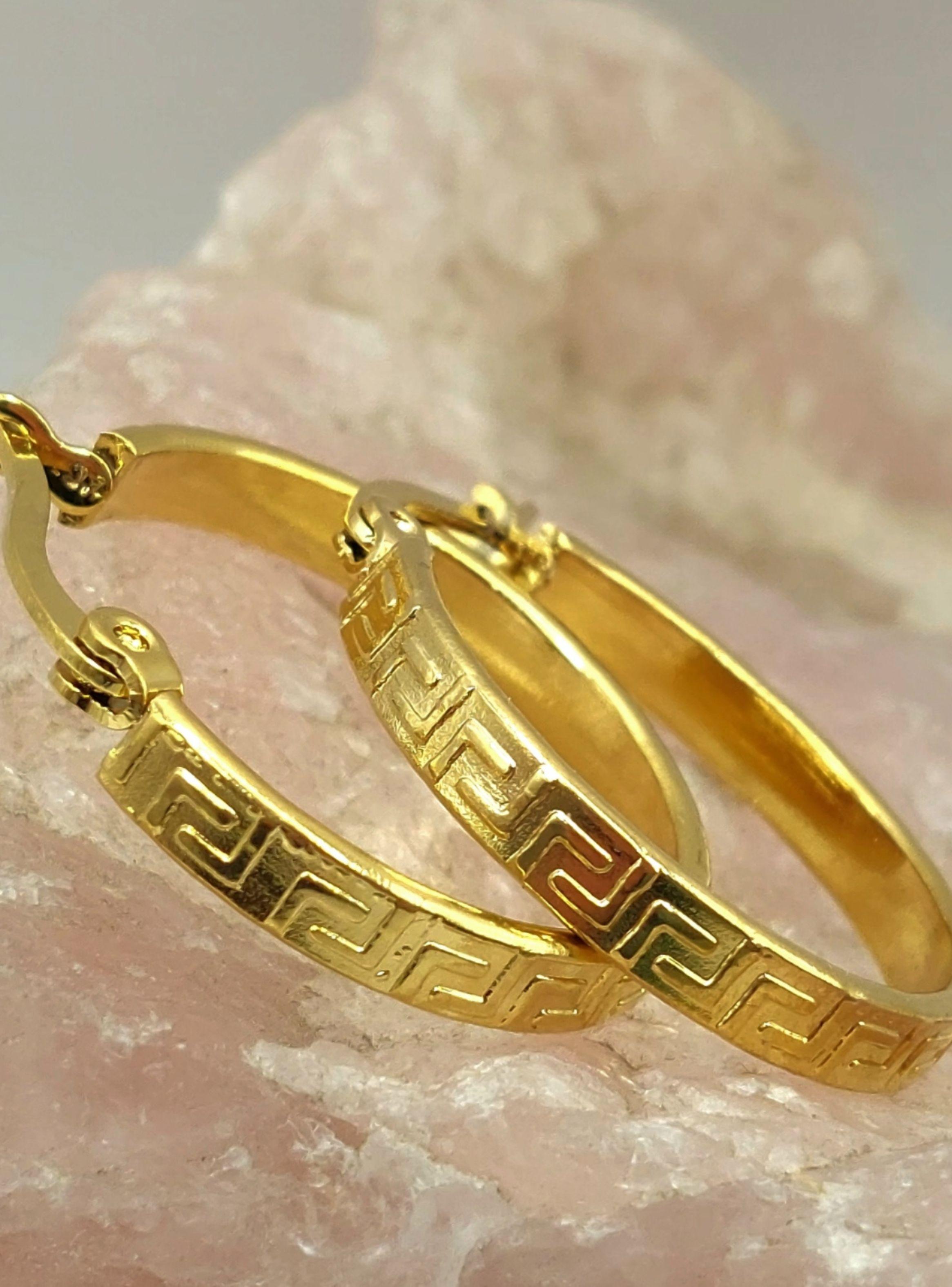 Argollas ORO Laminado 18K Diseño Grecas 2,5 CM-3
