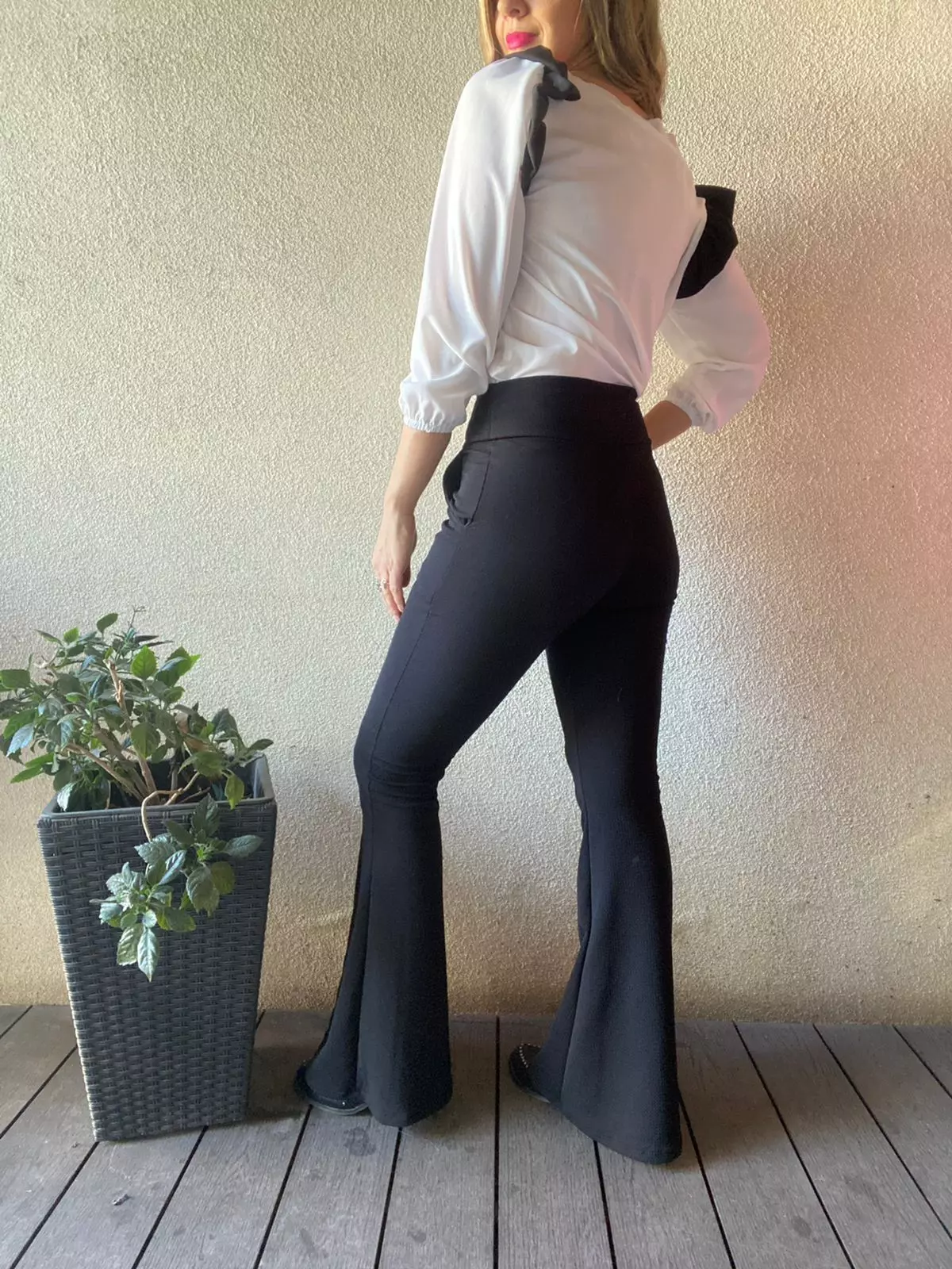 Pantalon flare negro mujer-1