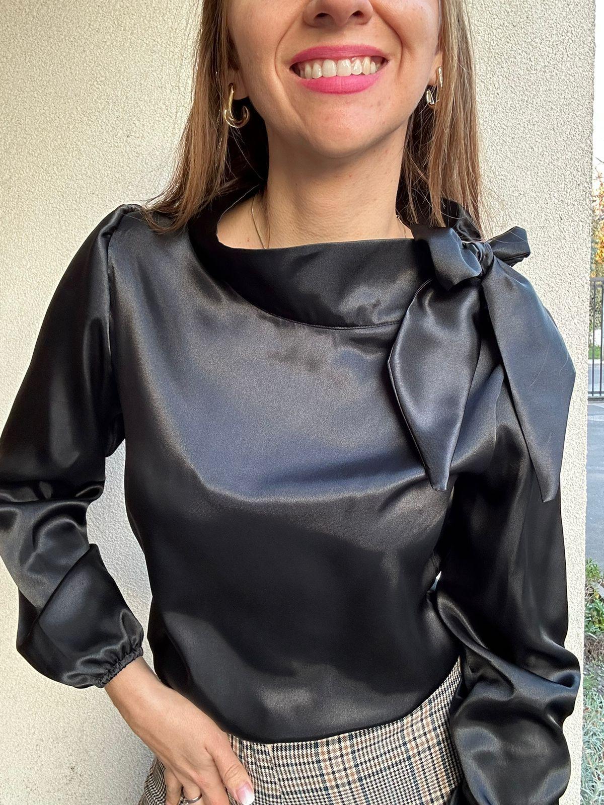 Blusa negra mujer satinada-2