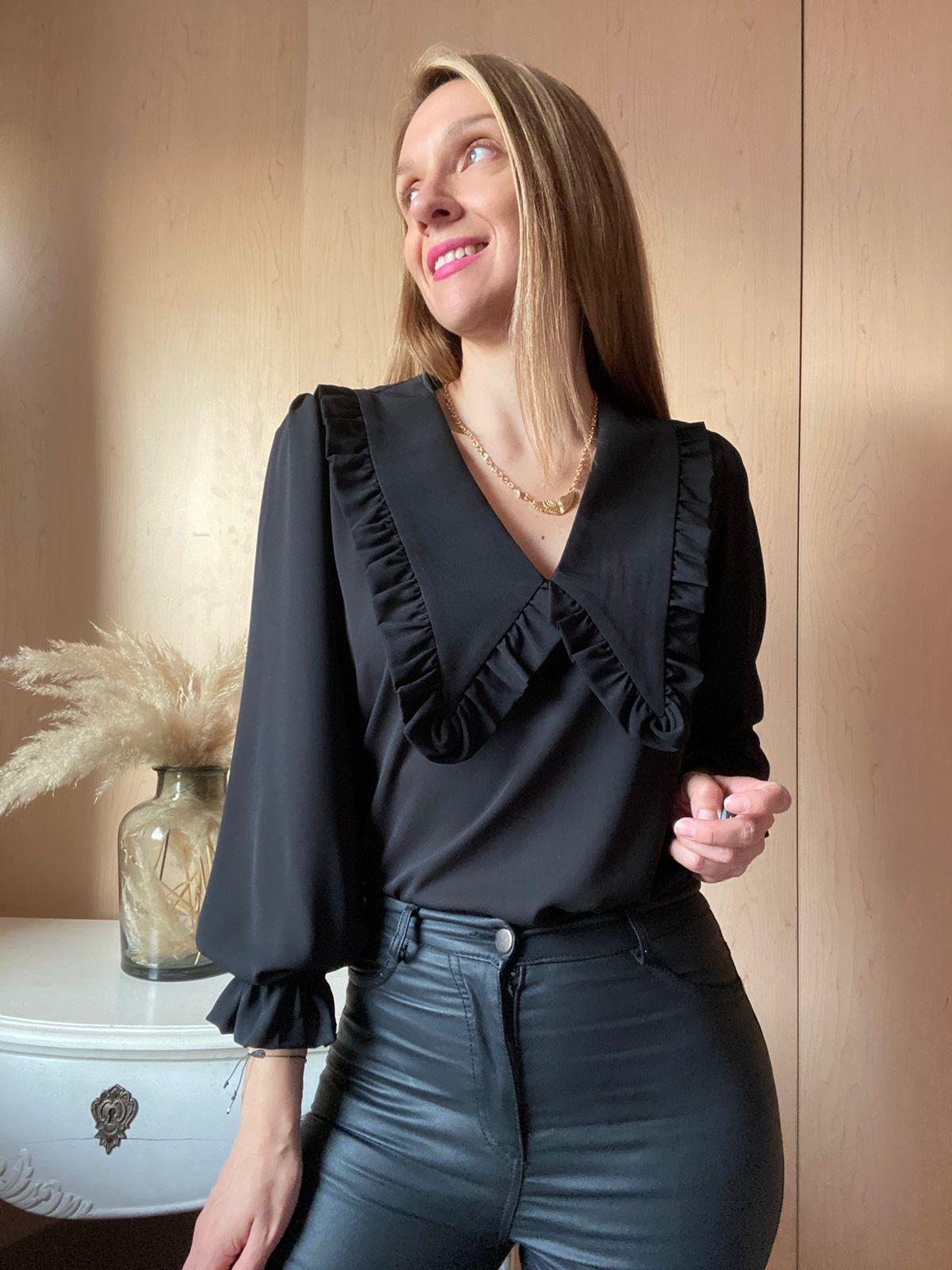 Blusa negra mujer cuello bobo-0