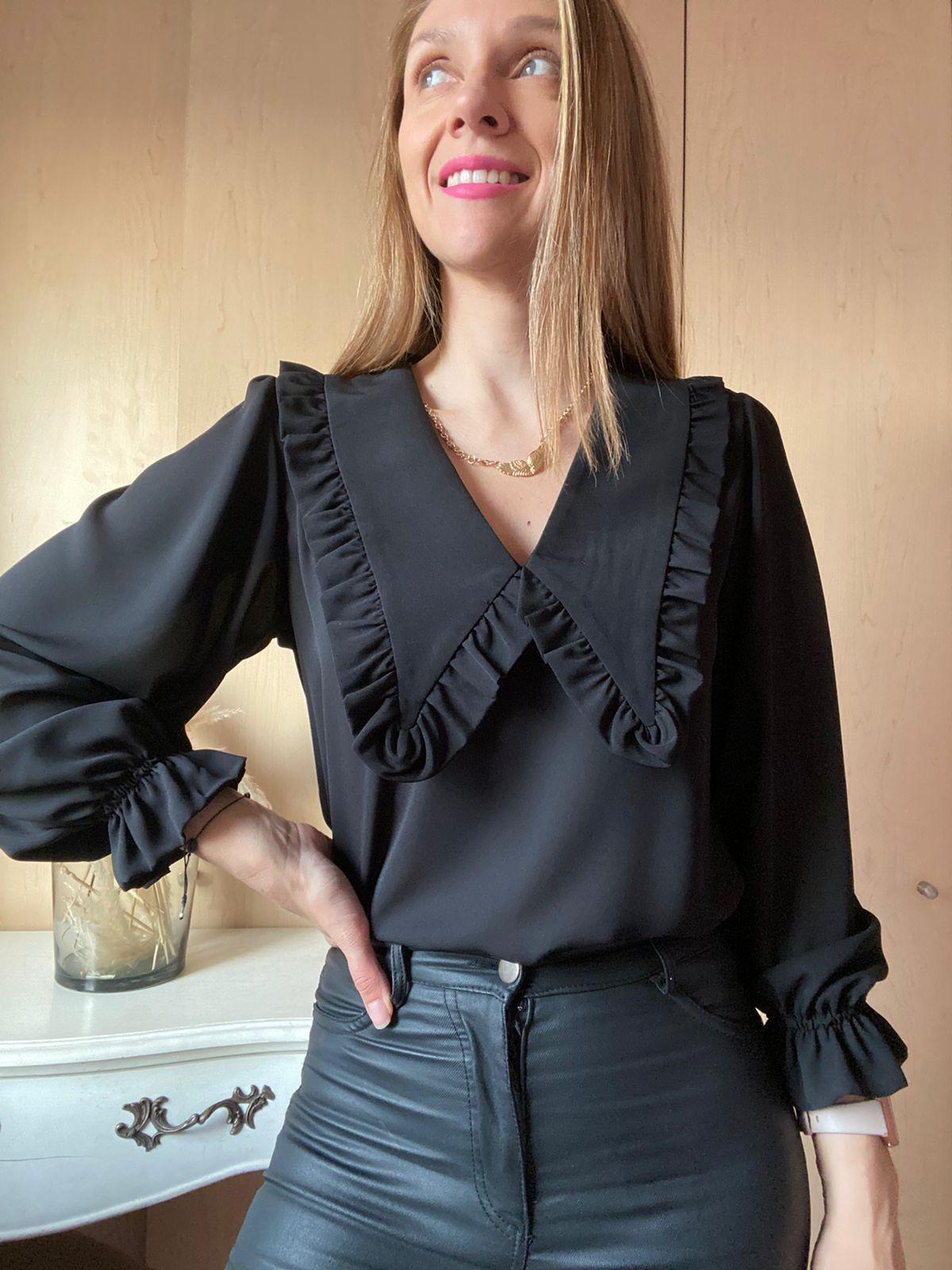 Blusa negra mujer cuello bobo-1