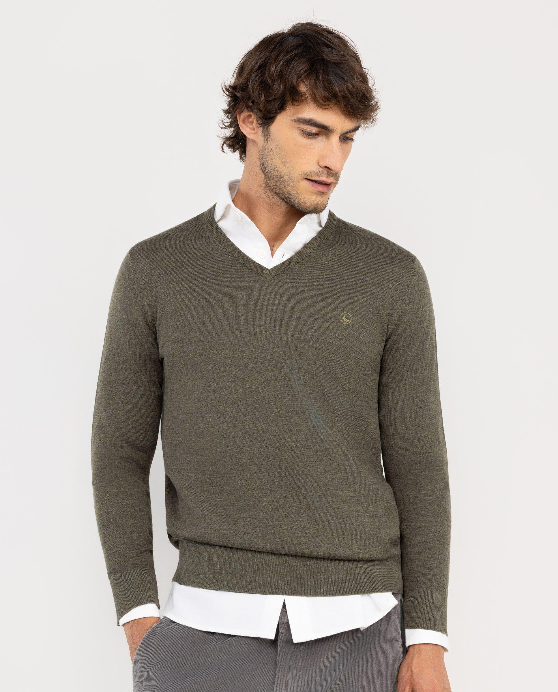 Jersey Cuello Pico Merino Verde HOMBRE OI 25-1