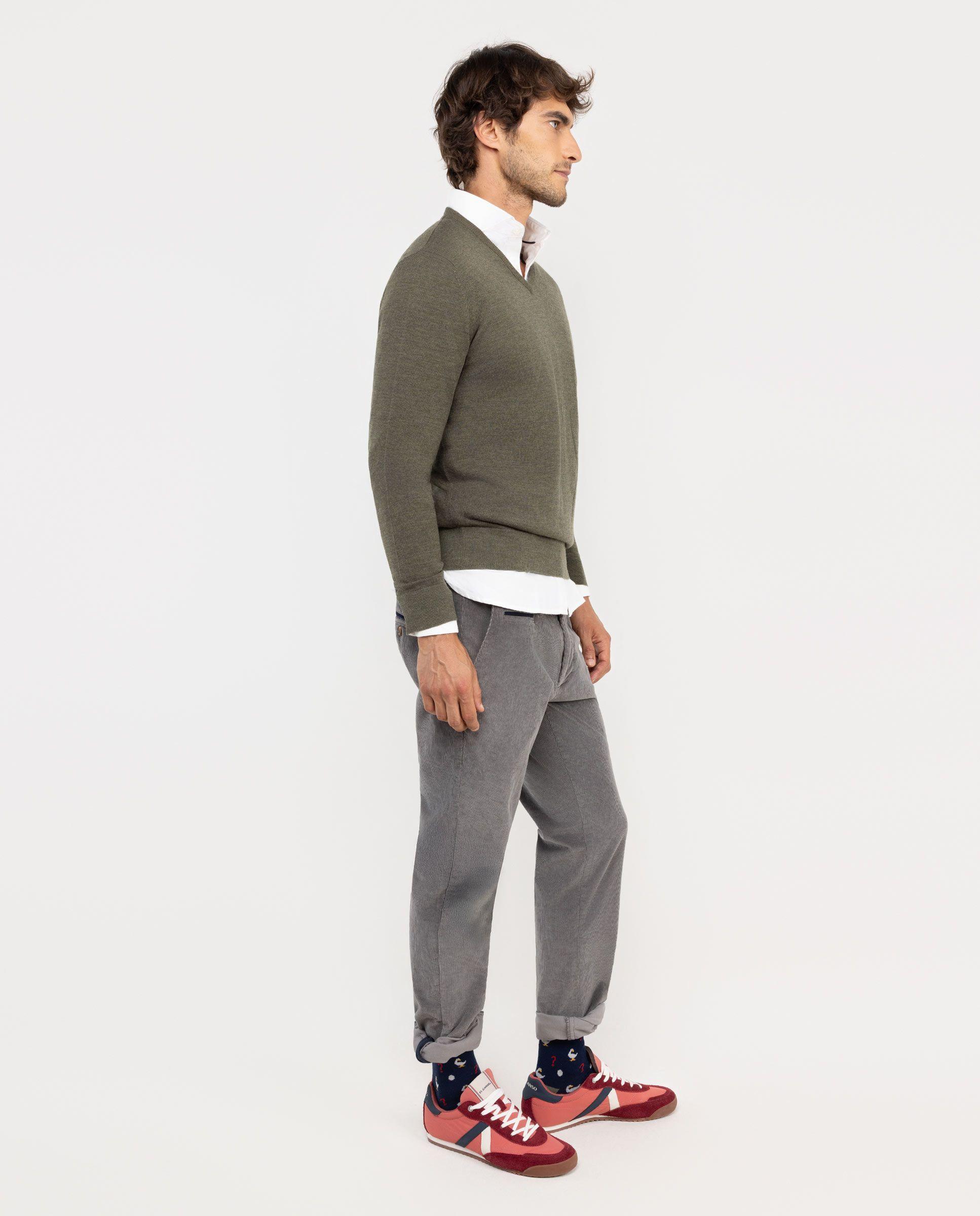 Jersey Cuello Pico Merino Verde HOMBRE OI 25-2