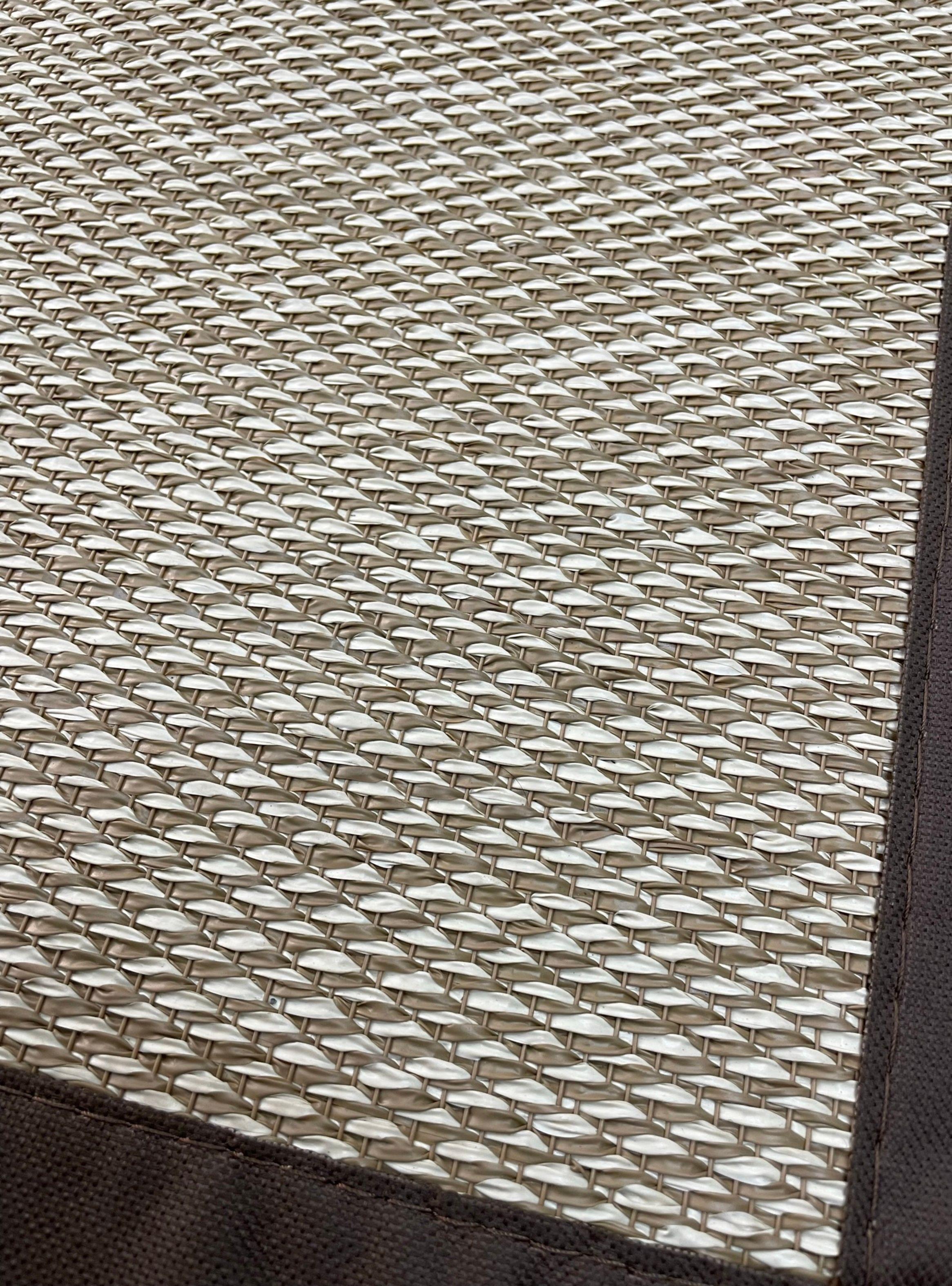 Alfombra Vinílica Trenzada Telmo Ribete Café Interior/ Exterior (3,0 x 2,0 mts)-2
