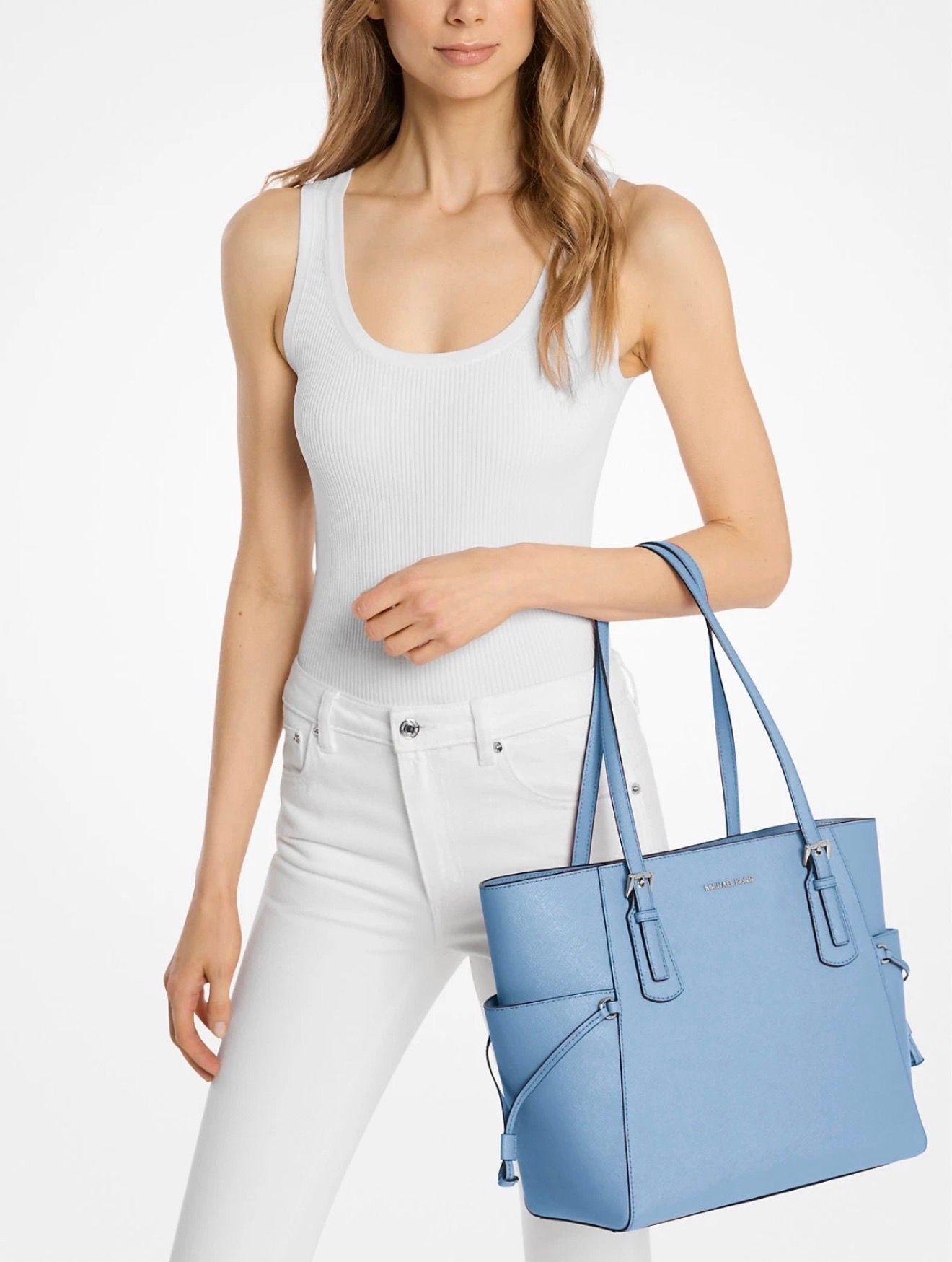 Cartera Michael Kors Voyager Saffiano Sky Blue -2