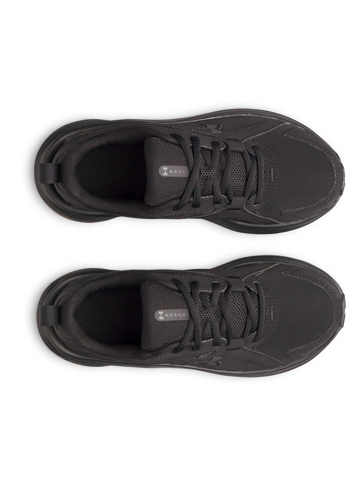 Zapatilla UA Assert 11 Negra Niño-4