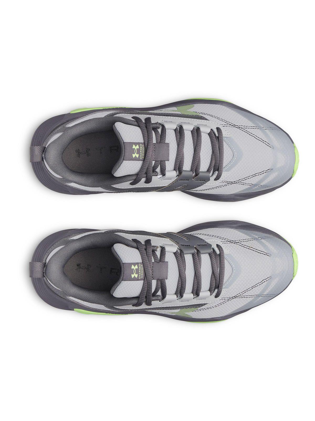 Zapatilla UA Charged Commit Tr 5 Gris Hombre-4