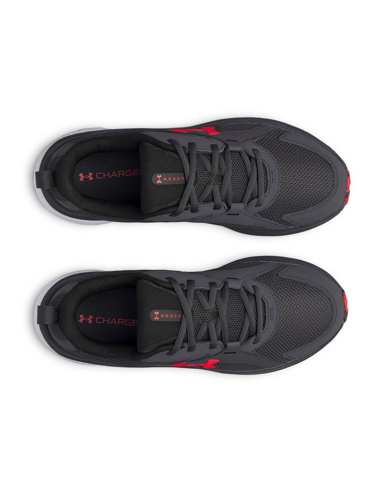 Zapatilla UA Charged+ Assert 11 Gris Hombre-4